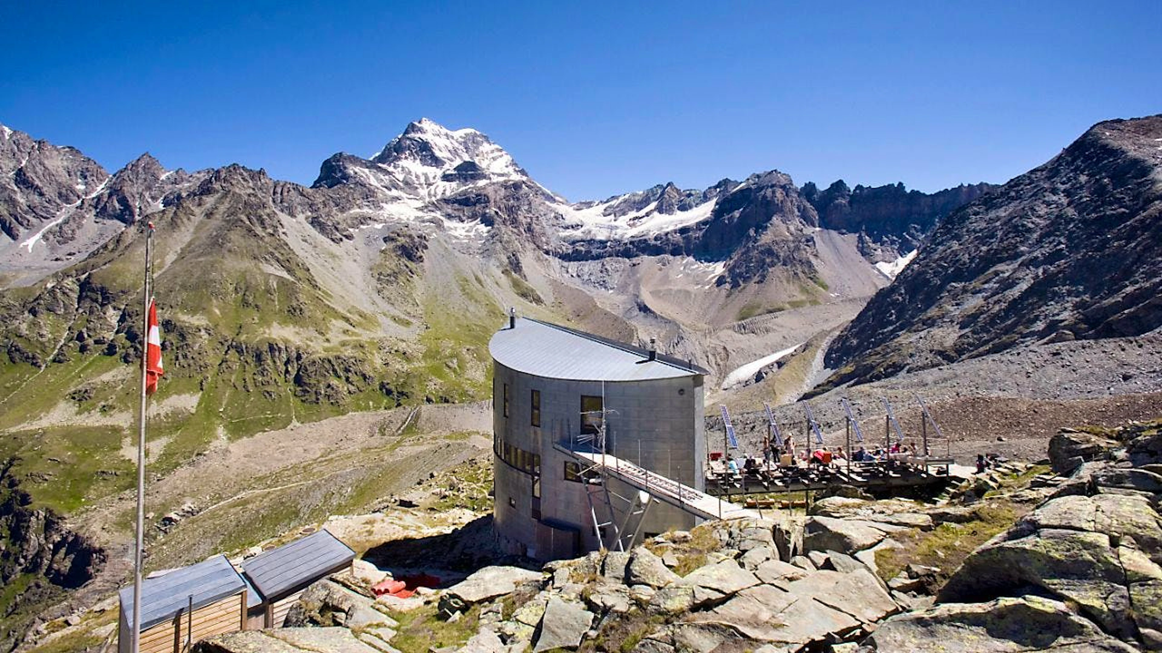 La cabane du Vélan n'est pas menacée par les éboulements actuels à la Dent de Pro (archives).