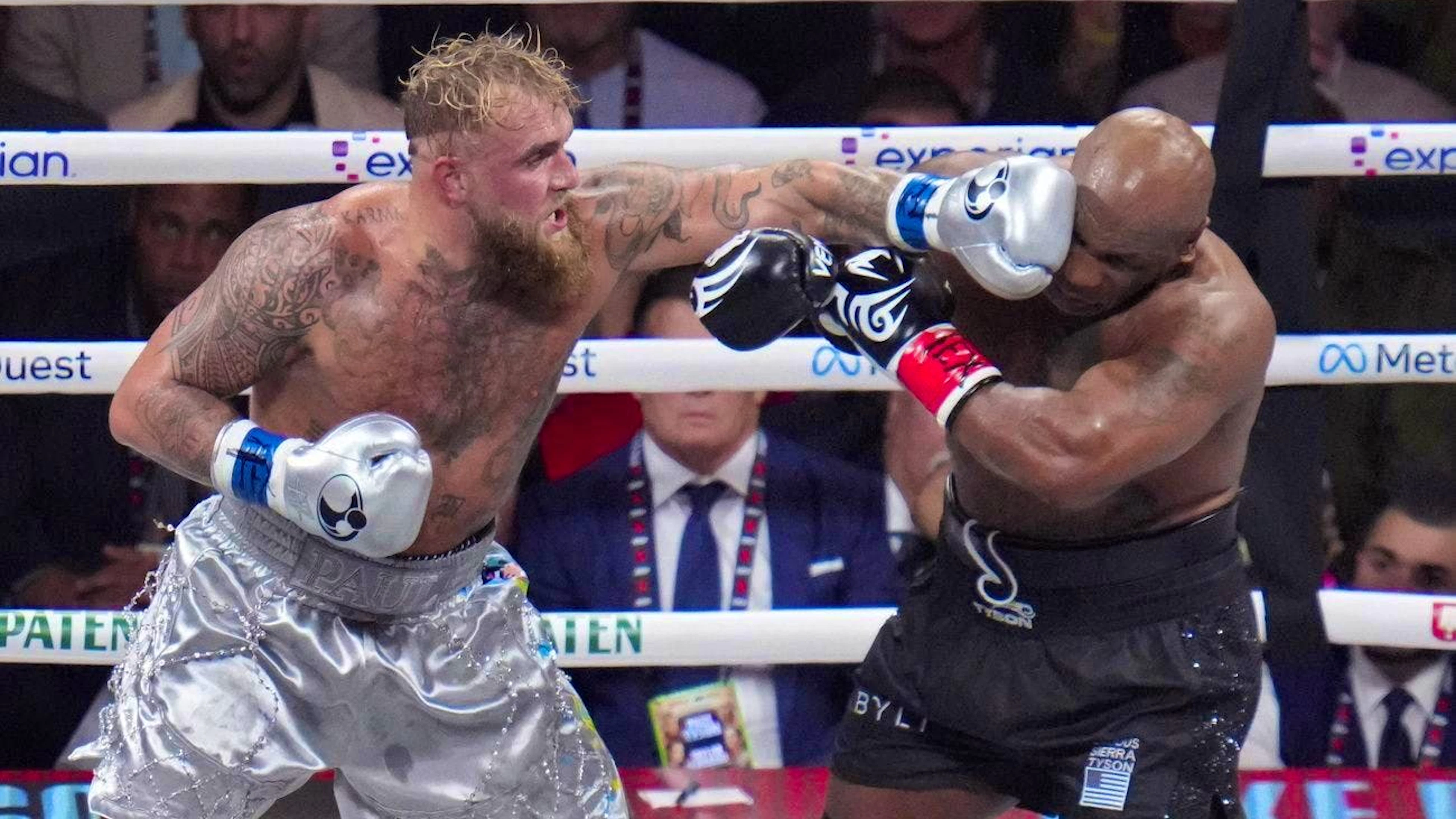 Tyson increasingly loses energy - and ultimately the fight.