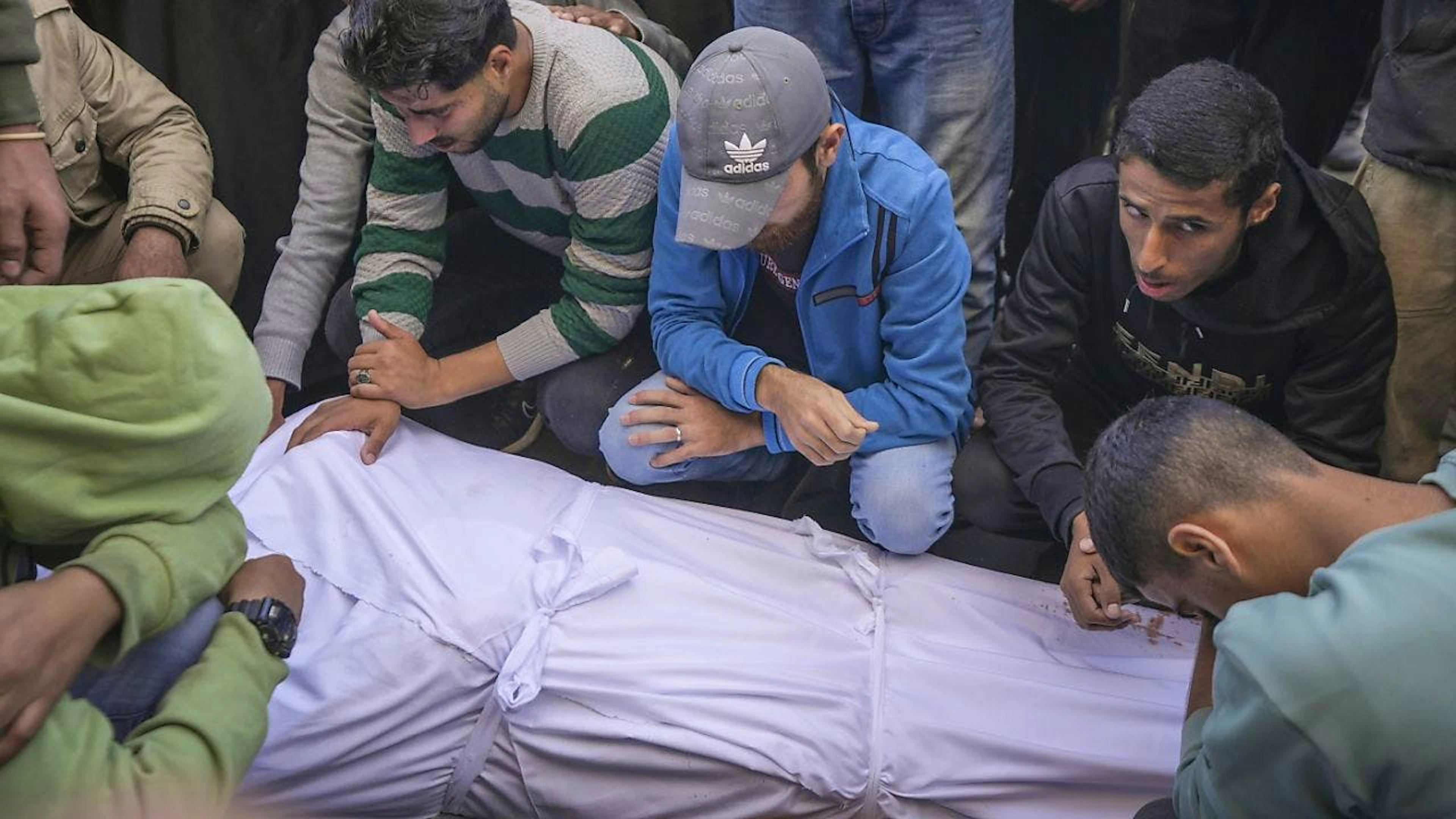 A Gaza si continua a morire.