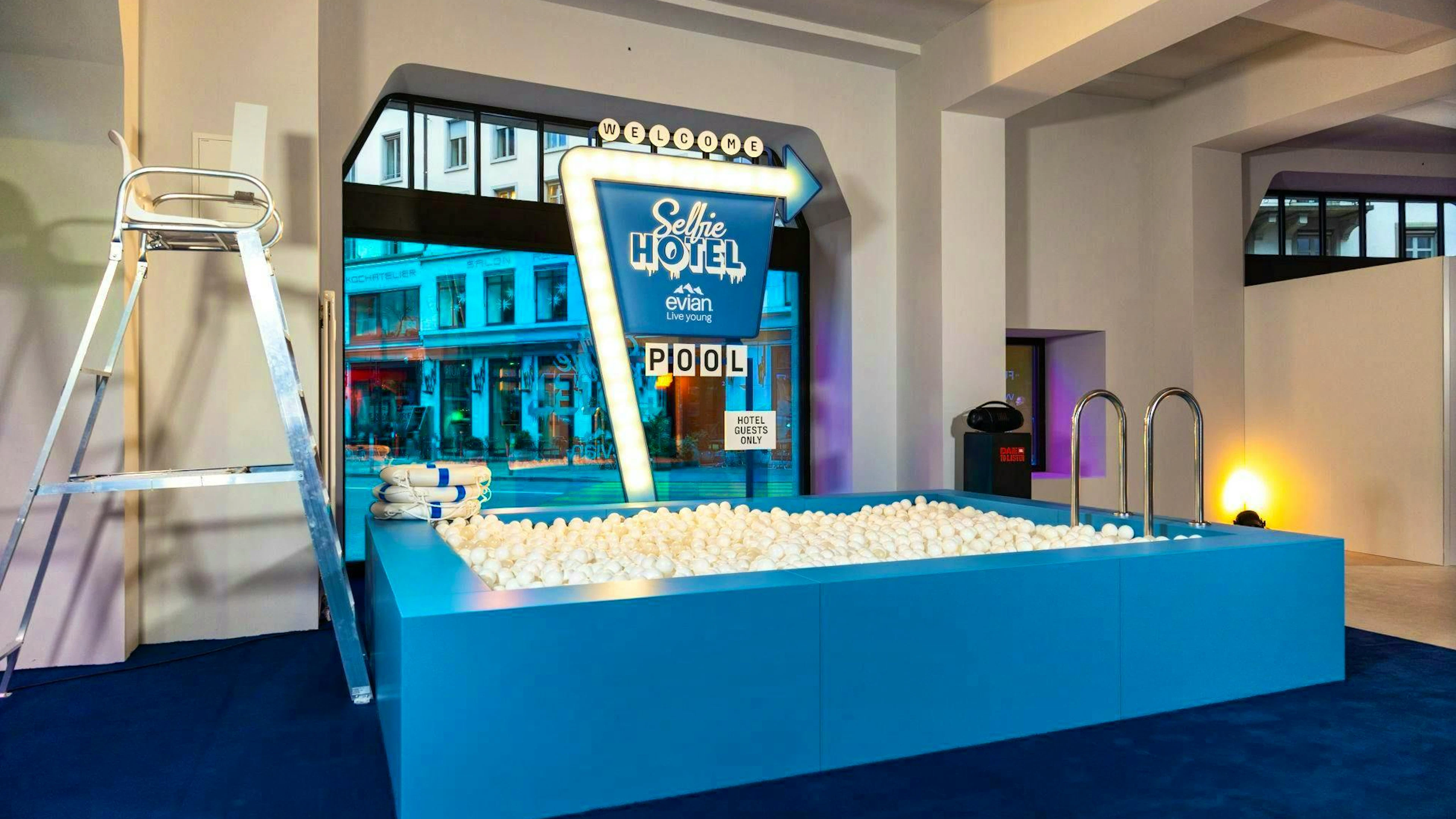 The Selfie Hotel is back.