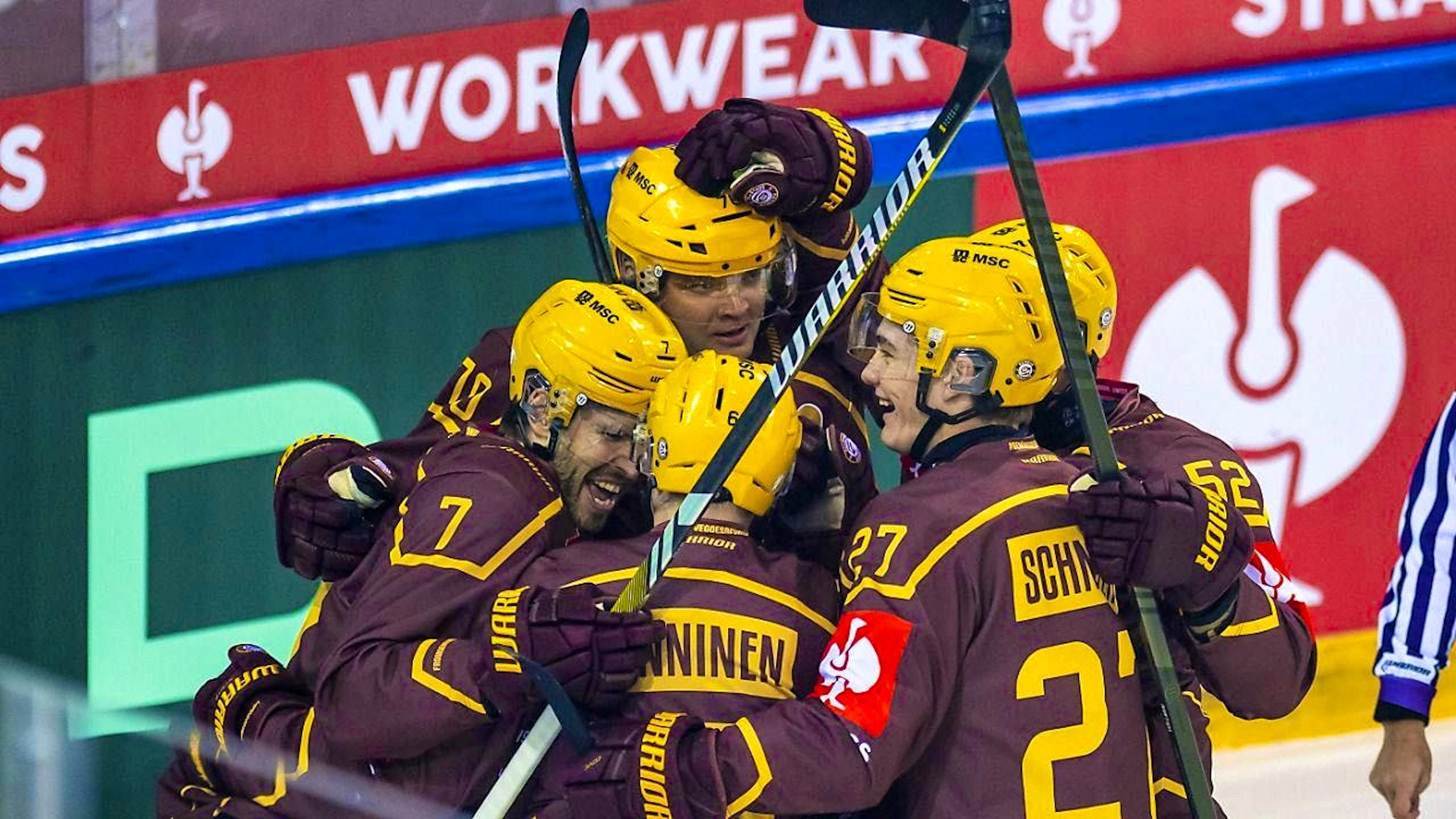 Plenty of goals in the second leg too: Genève-Servette scores seven times and celebrates reaching the quarter-finals of the Champions Hockey League.