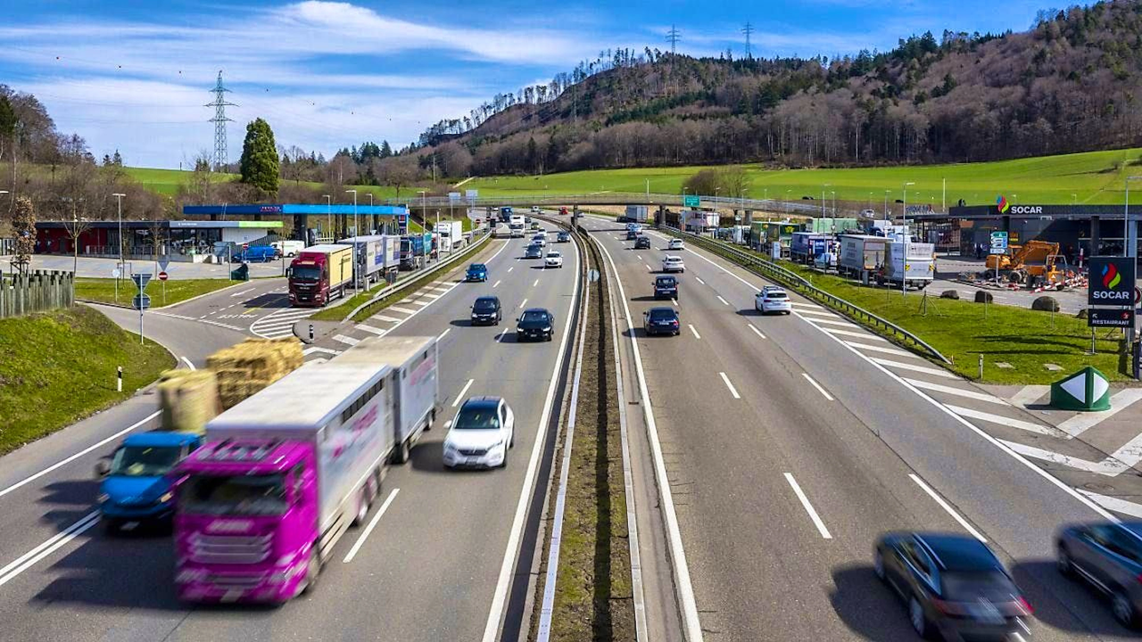 This section of the highway at the Grauholz service area (pictured) near Bern will not be widened to eight lanes. (archive picture)