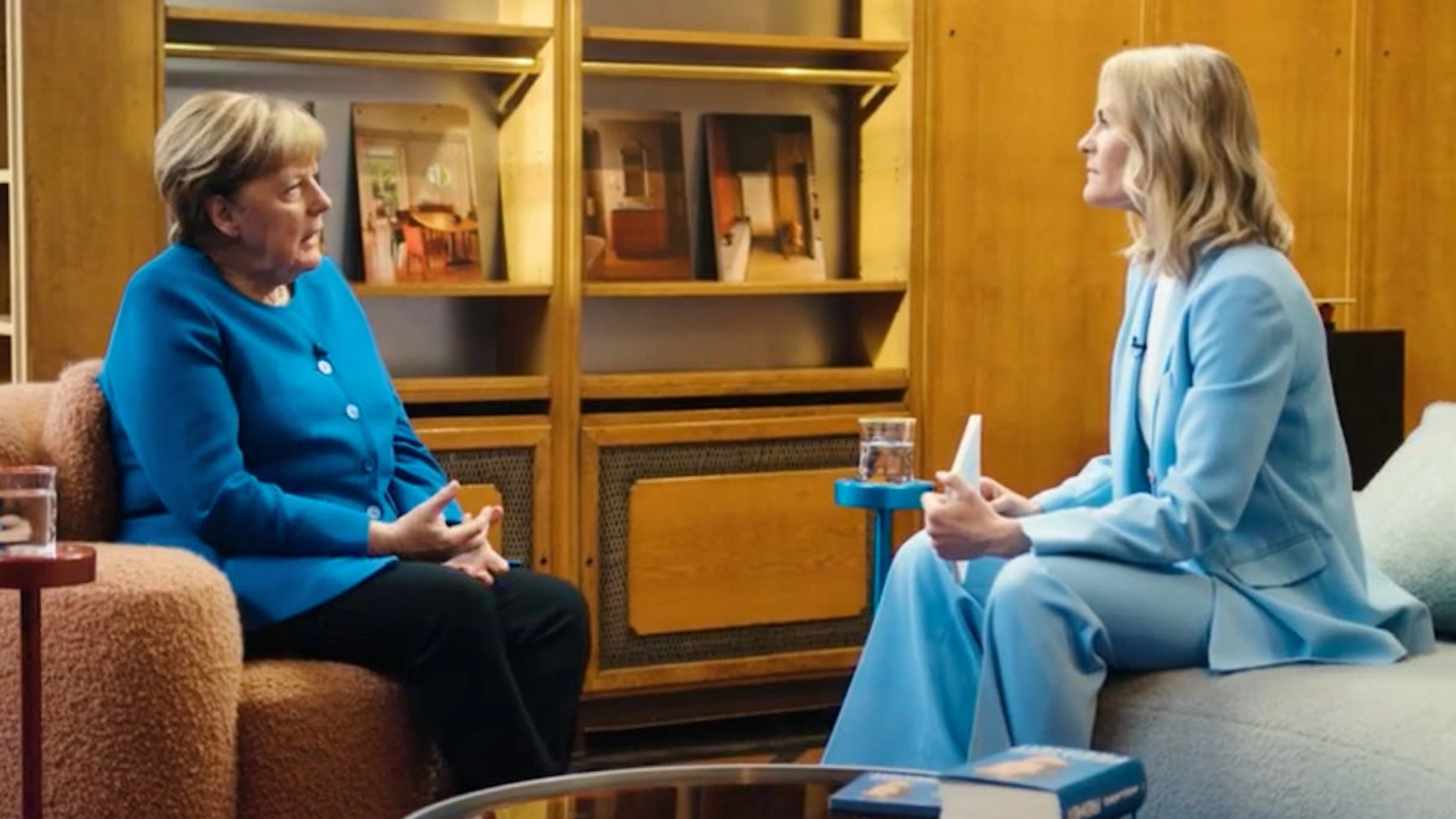 Angela Merkel und Hazel Brugger unterhielten sich eine Stunde lang über die Memoiren der Altbundeskanzlerin.