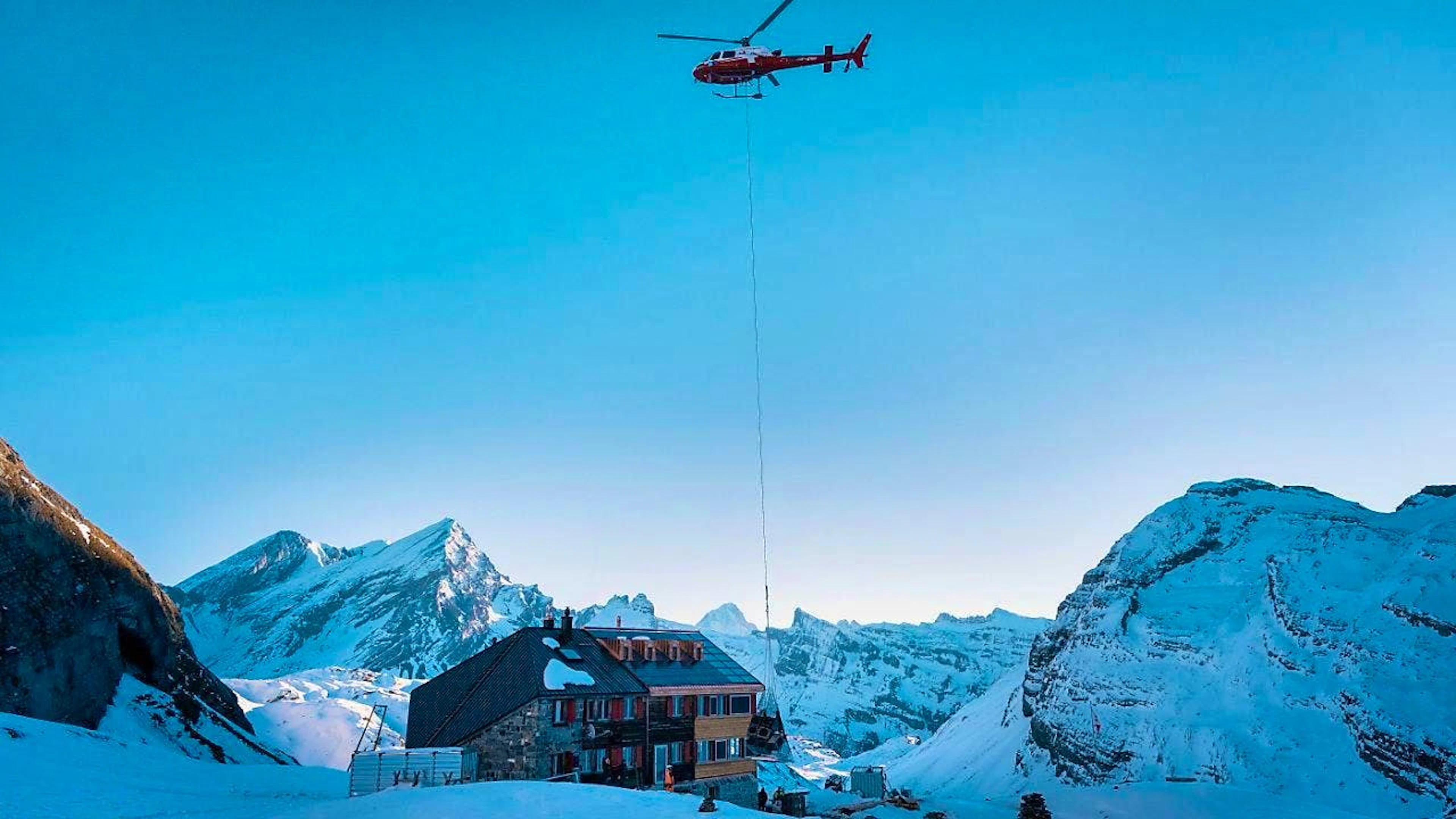 Climate change poses major challenges for SAC huts. Over a third of the huts could become unstable in the future due to thawing permafrost. (archive picture)