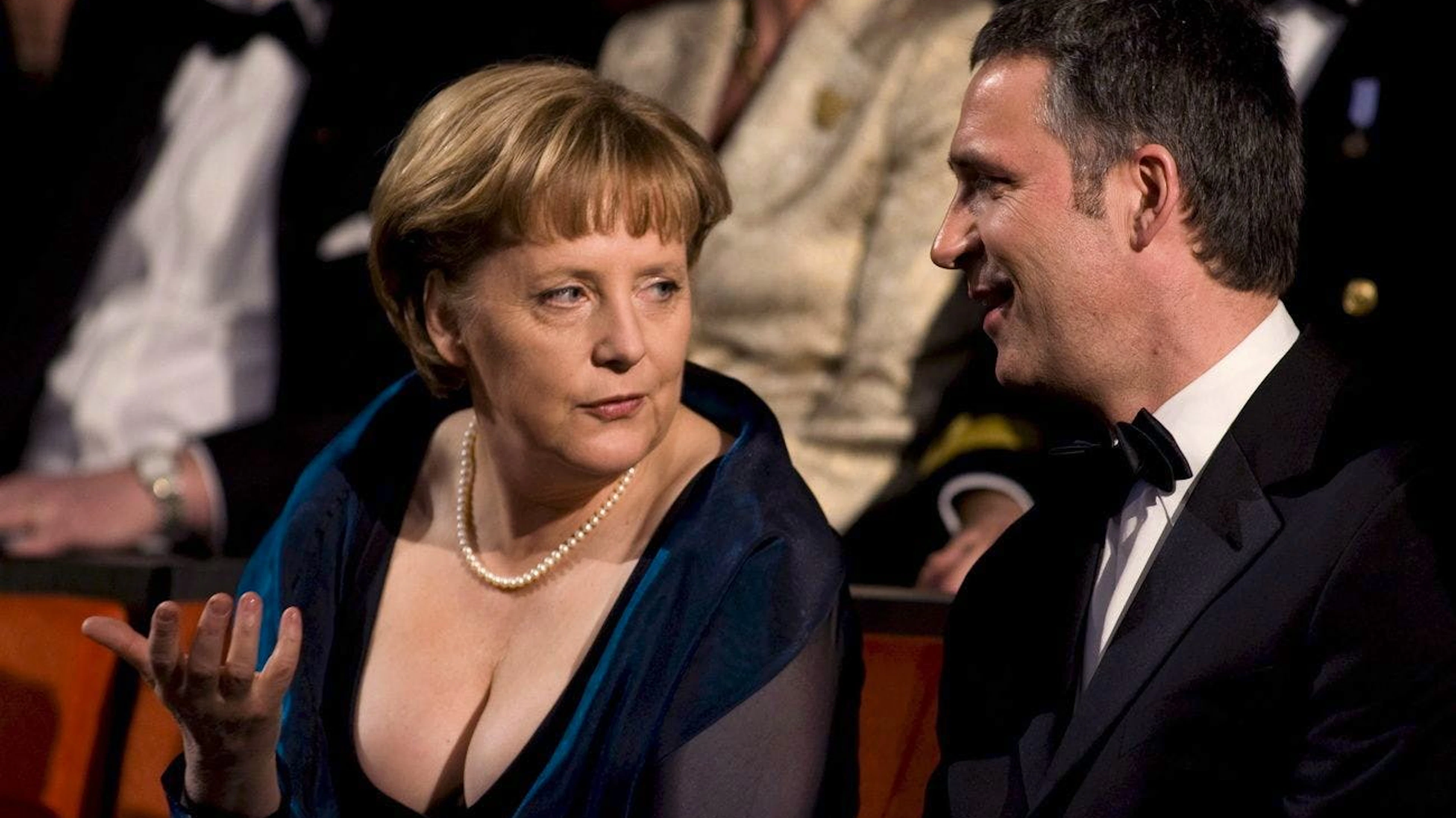 2008 reiste Angela Merkel zur Eröffnung der neuen Oper im norwegischen Oslo. Doch niemand sprach über Architektur oder die Musik von Richard Wagner. Für alle gab es nur ein Thema: das Decolleté der Bundeskanzlerin.