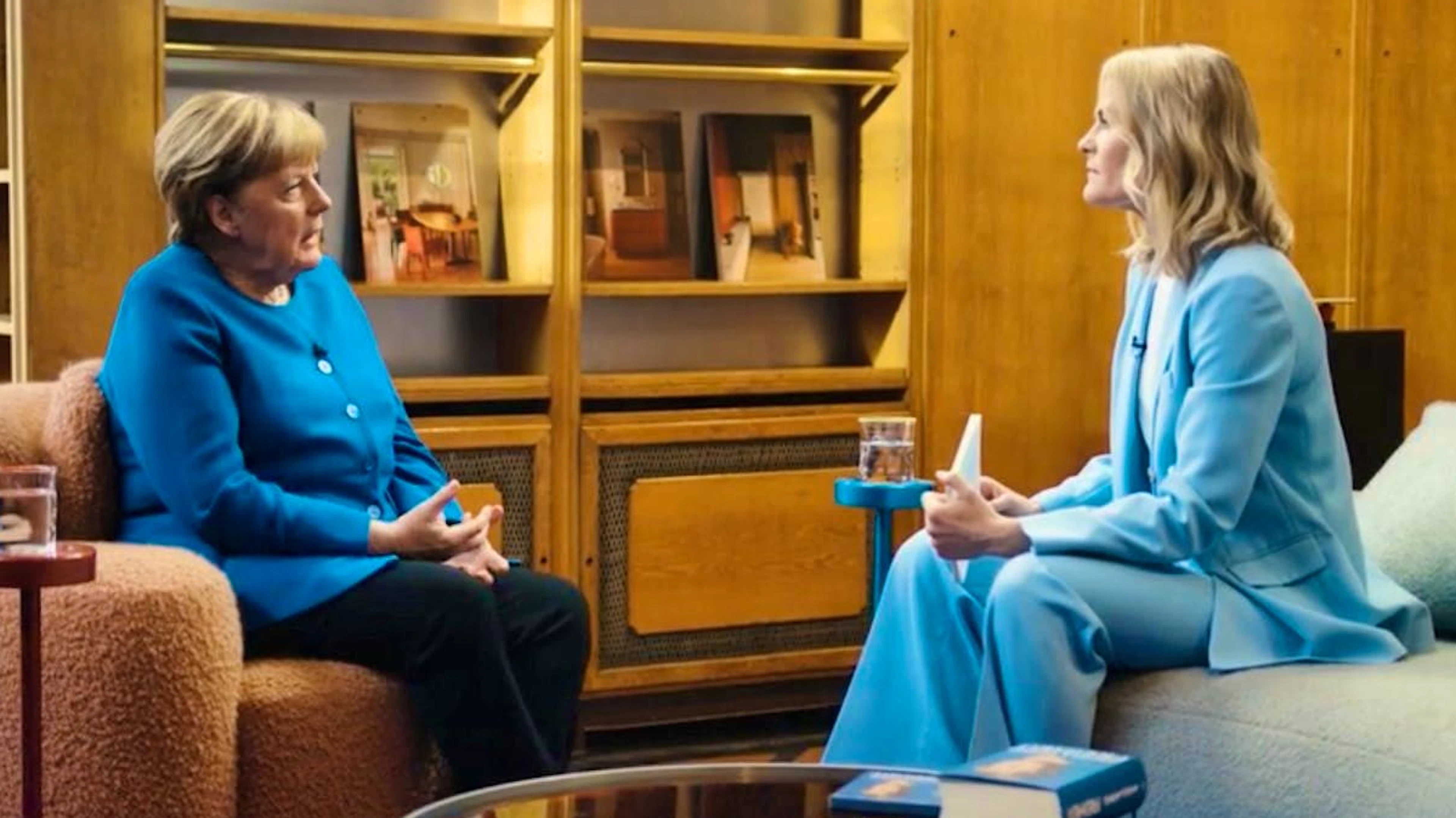 Angela Merkel and Hazel Brugger talked for an hour about the former German Chancellor's memoirs.