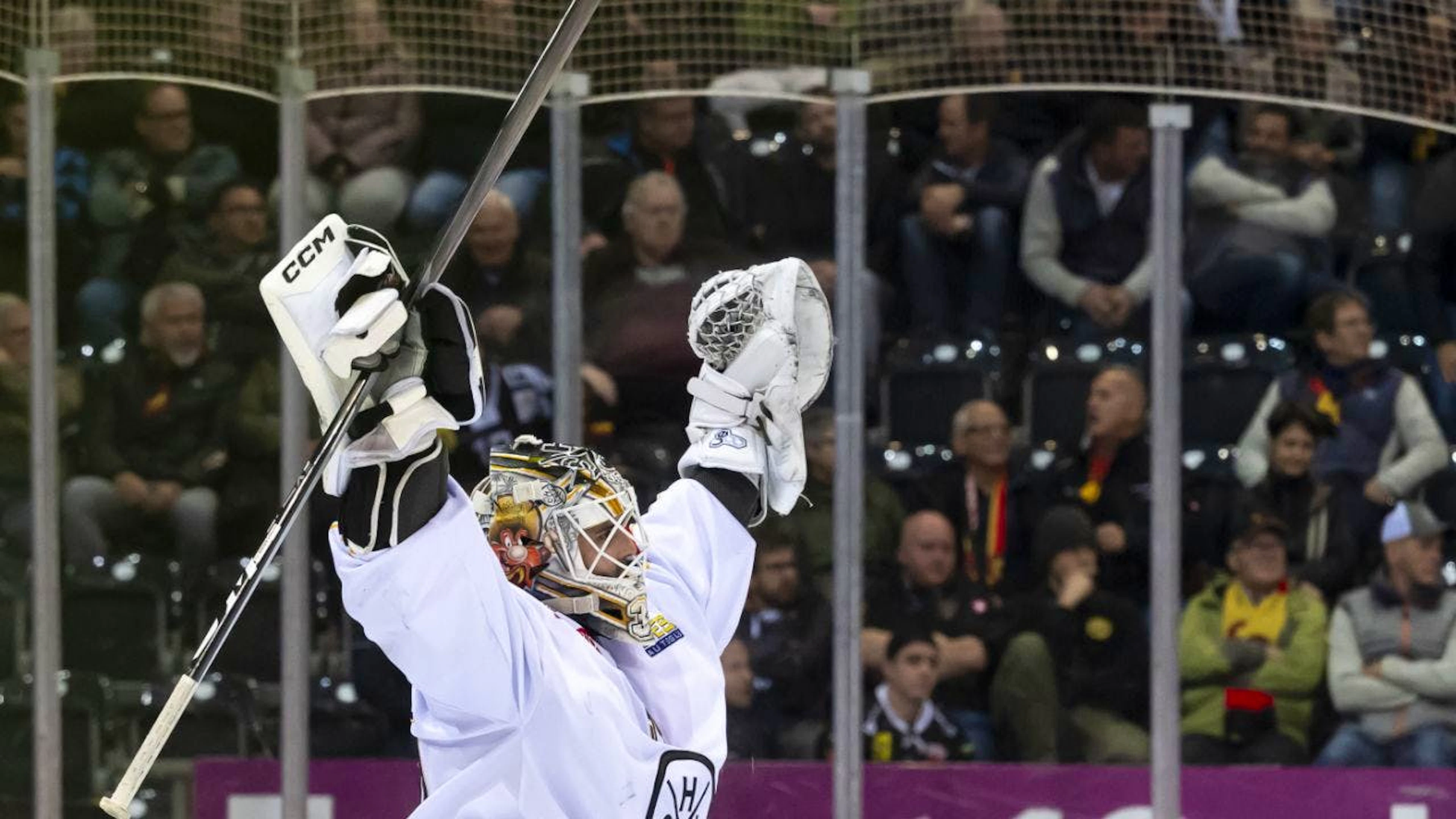 Niklas Schlegel kommt mit Lugano und mit 29 Paraden zum ersten Shutout der Saison