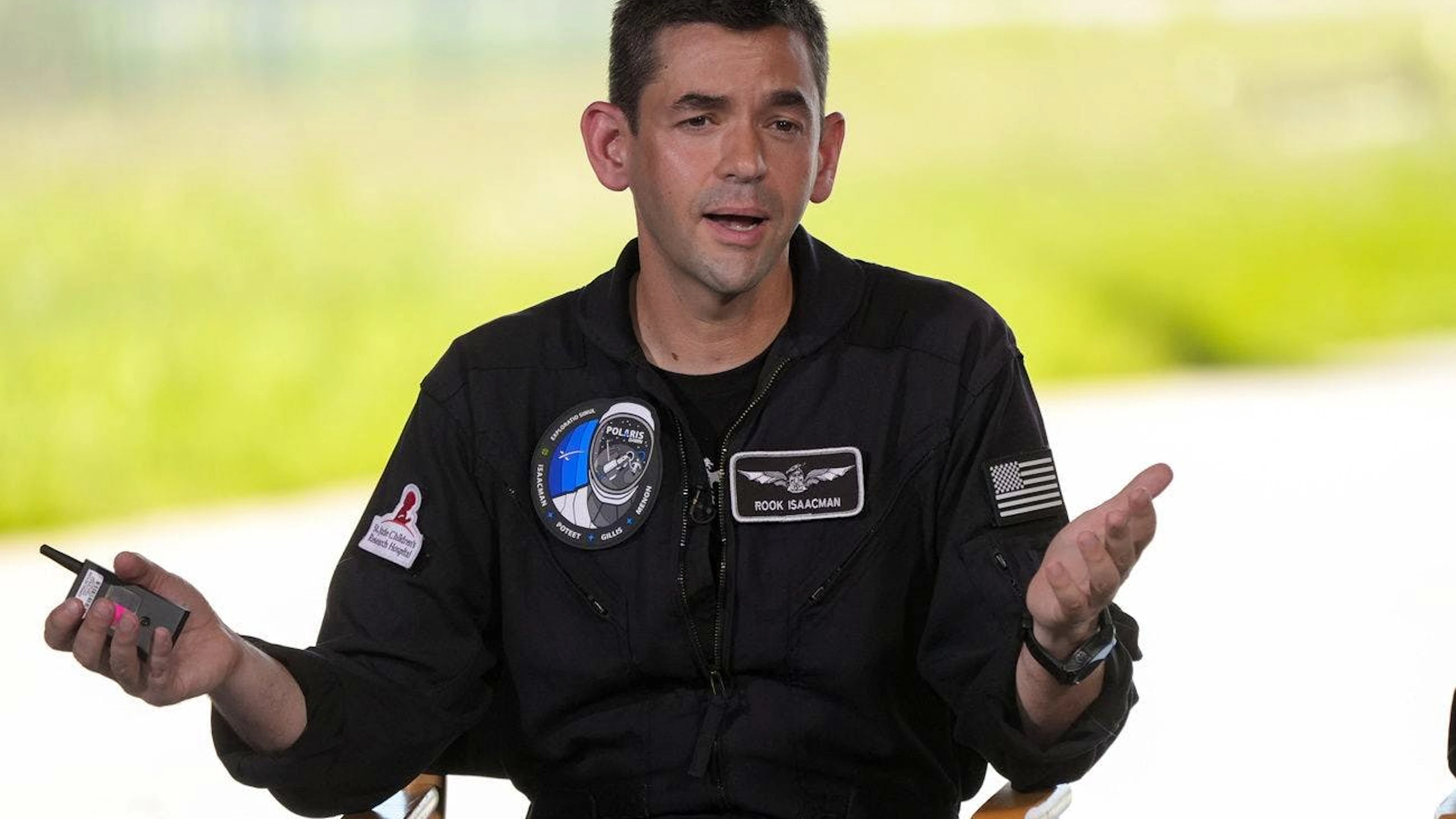 Cet homme d'affaires de 41 ans est devenu l'une des principales figures des vols commerciaux dans l'espace en raison de ses collaborations avec SpaceX et s'affiche en fervent défenseur de Musk, qui coprésidera une commission sur l'efficacité du gouvernement.