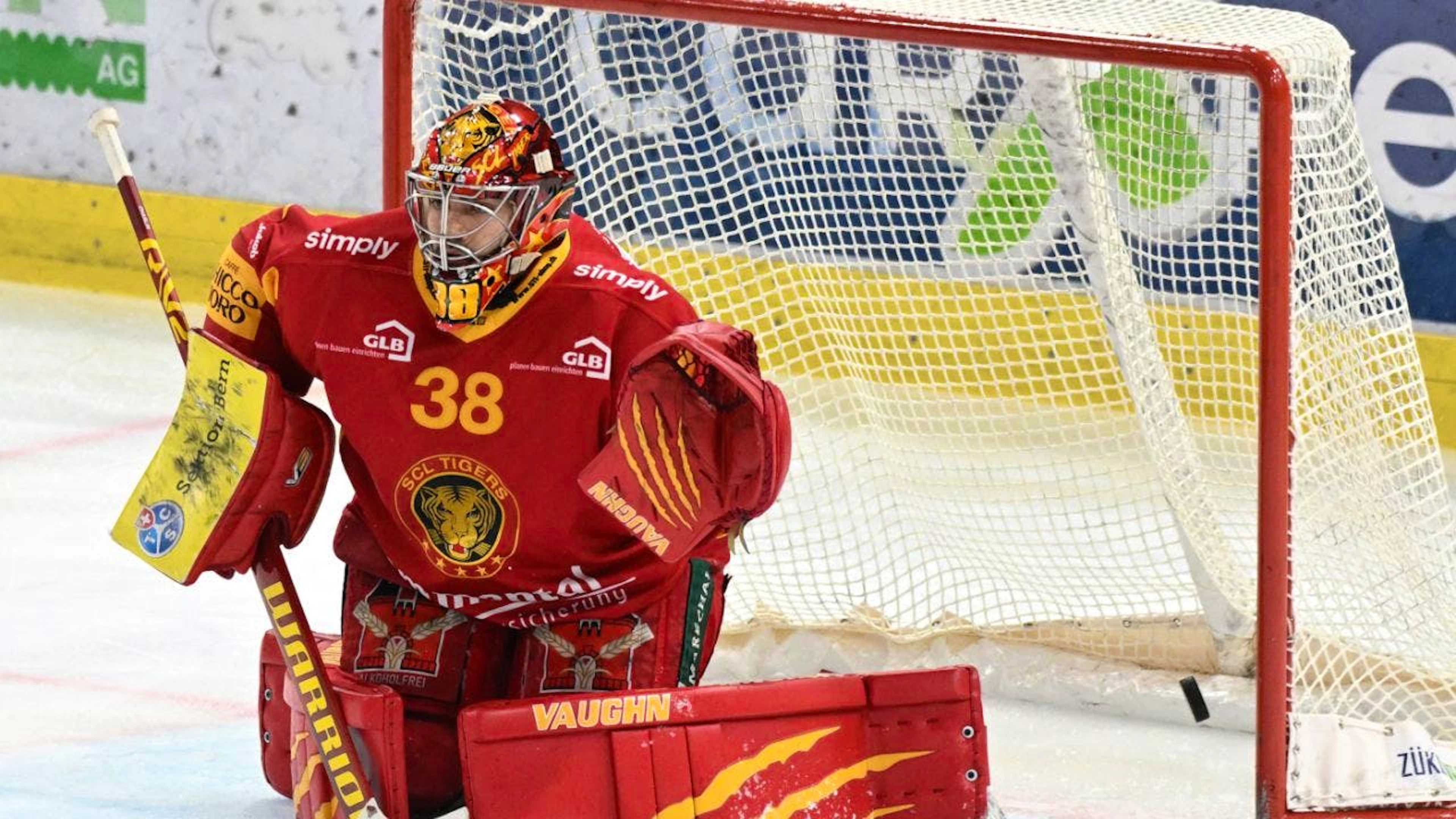 Und mit Stéphane Charlin zeigte auch ein weiterer Goalie eine Klasseleistung. Charlin liess bei Langnau - Fribourg (4:1) nur ein Gegentor zu und hexte die Tigers zum nächsten Sieg