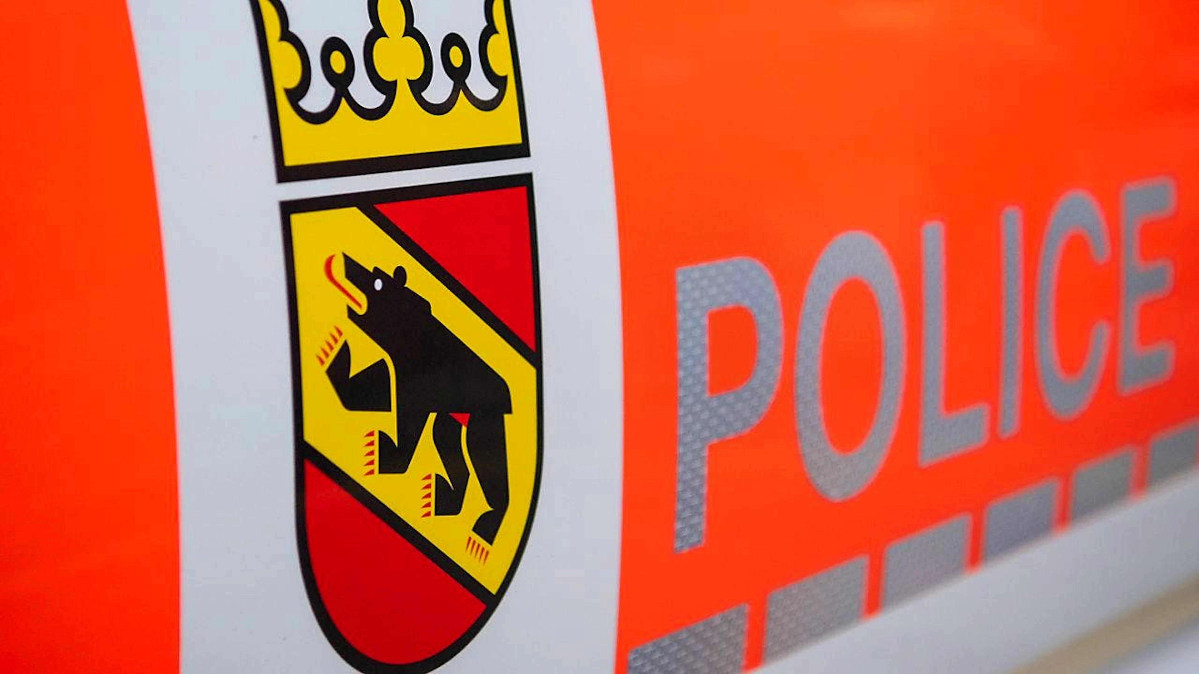 Die Einsatzkräfte der Kantonspolizei Bern haben am Dienstag eine Leiche aus der Aare in Bern geborgen. (Symbolbild)