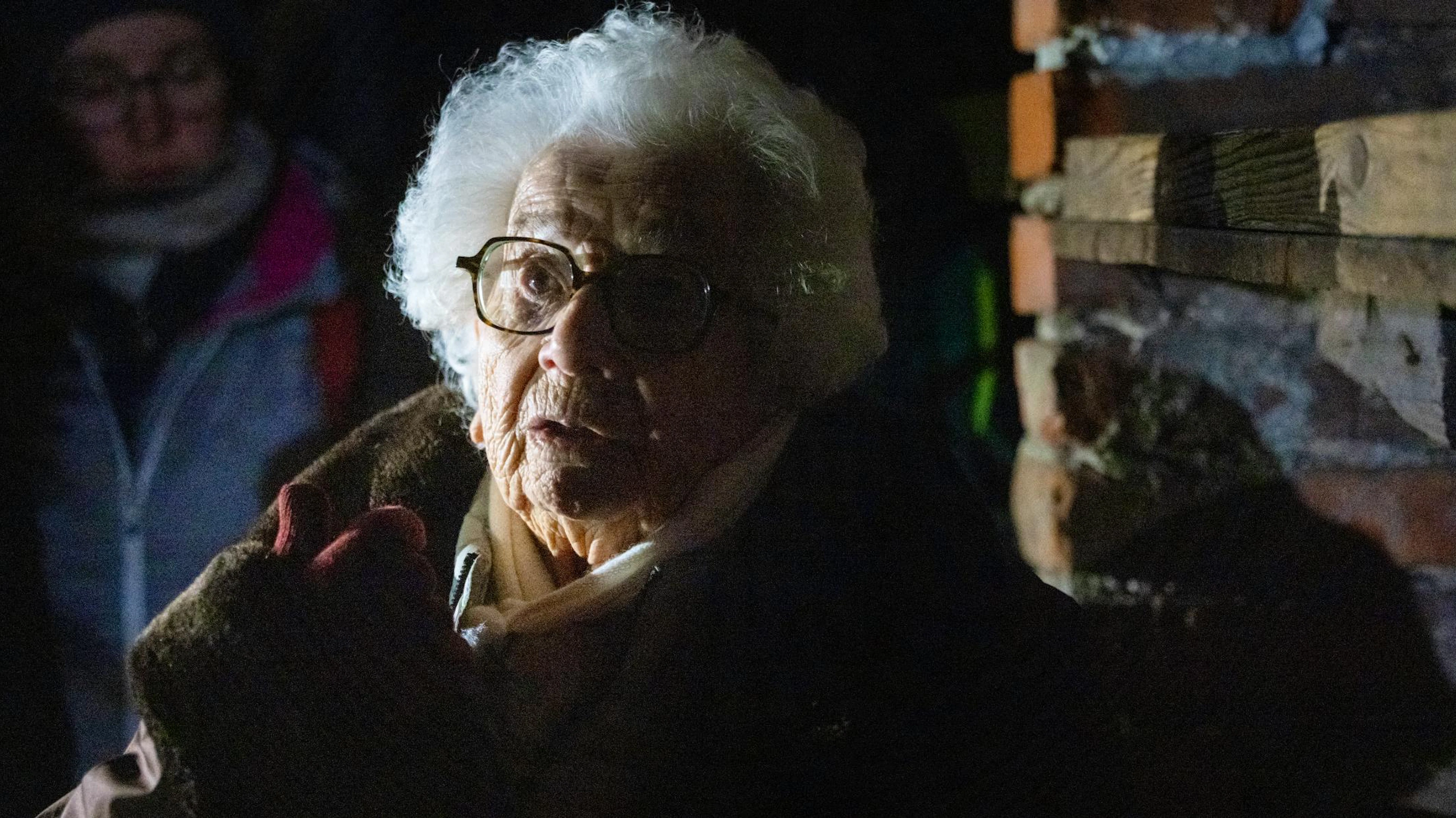 Esther Senot garde un souvenir vivace de son arrivée en septembre 1943 au camp nazi d'Auschwitz-Birkenau.
