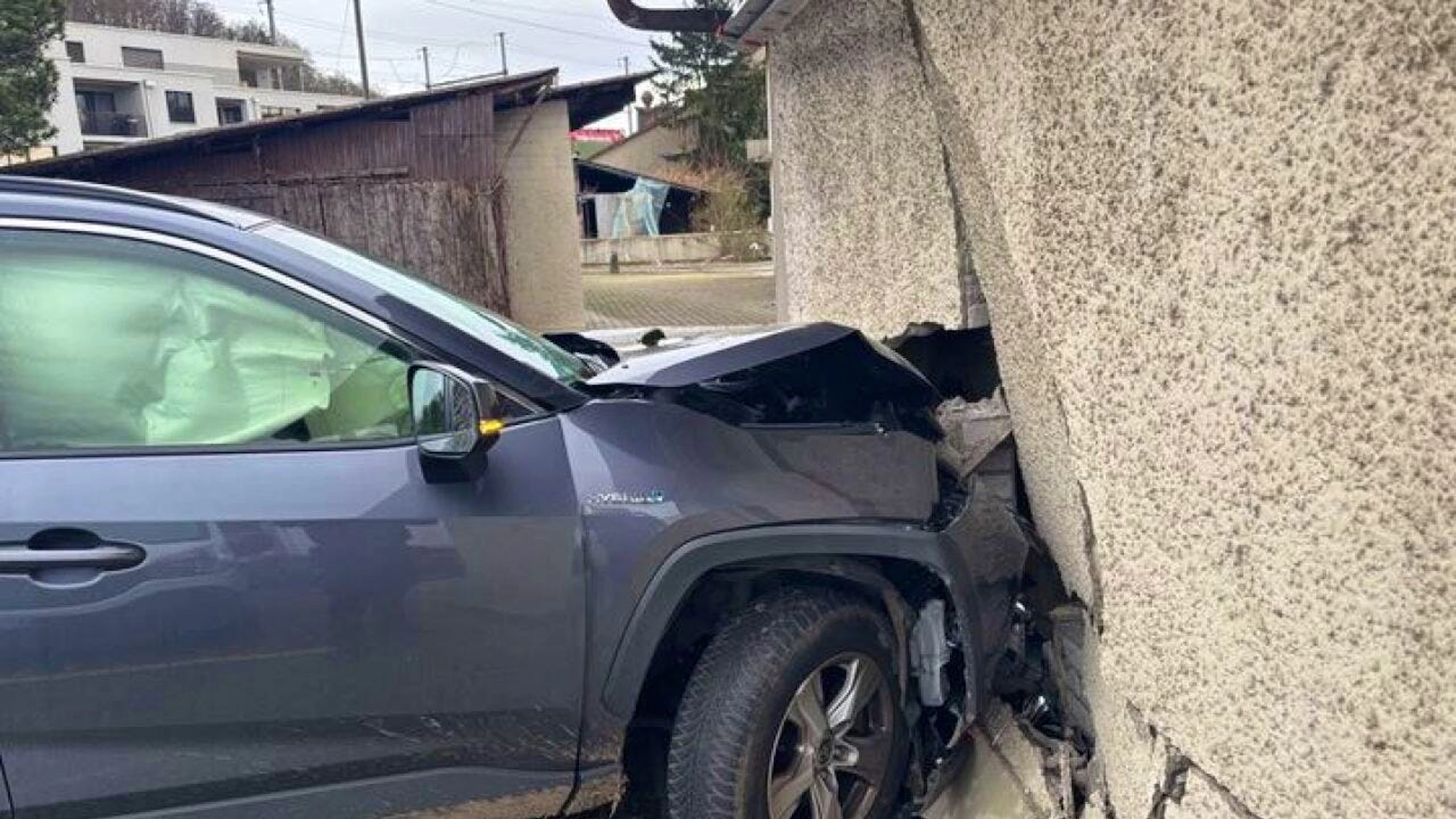 Non è ancora chiaro chi sia il proprietario della vettura.