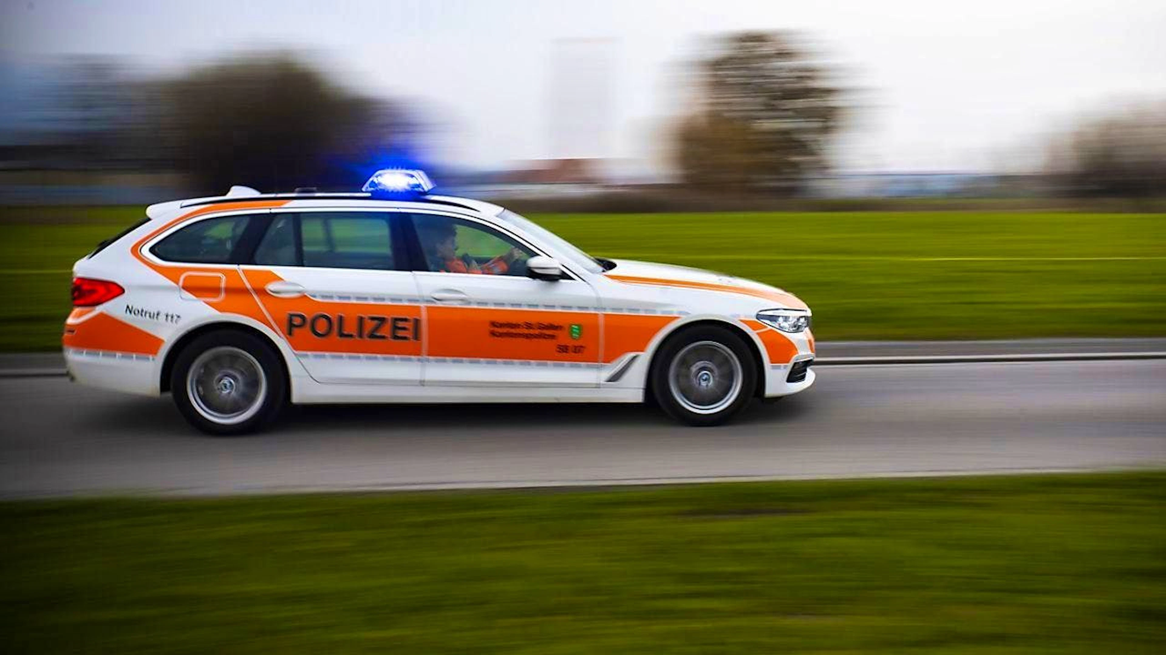 The St. Gallen cantonal police had to respond to a wrong-way driver early on Tuesday morning.