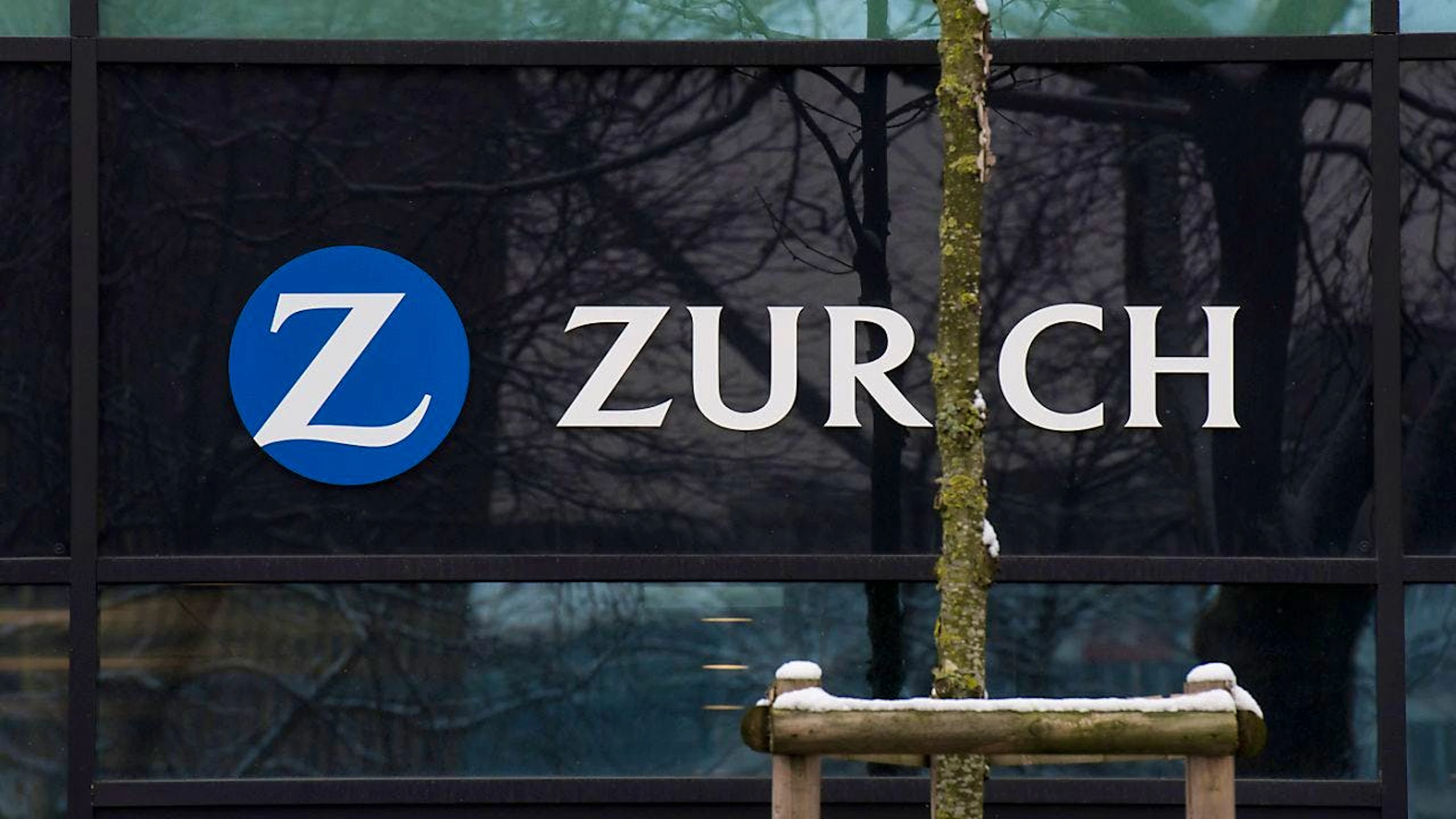 L'assureur Zurich et le réassureur Swiss Re  reçoivent de bonnes notes pour leur politique encadrant les énergies fossiles (archives).