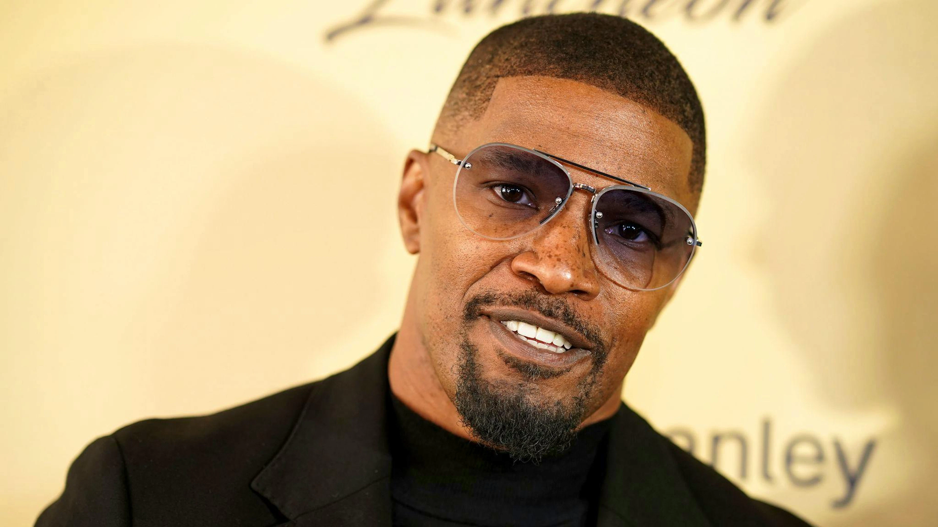US-Schauspieler Jamie Foxx hat nach gesundheitlichen Problemen nun den nächsten Aufenthalt im Spital: Er musste im Gesicht genäht werden.