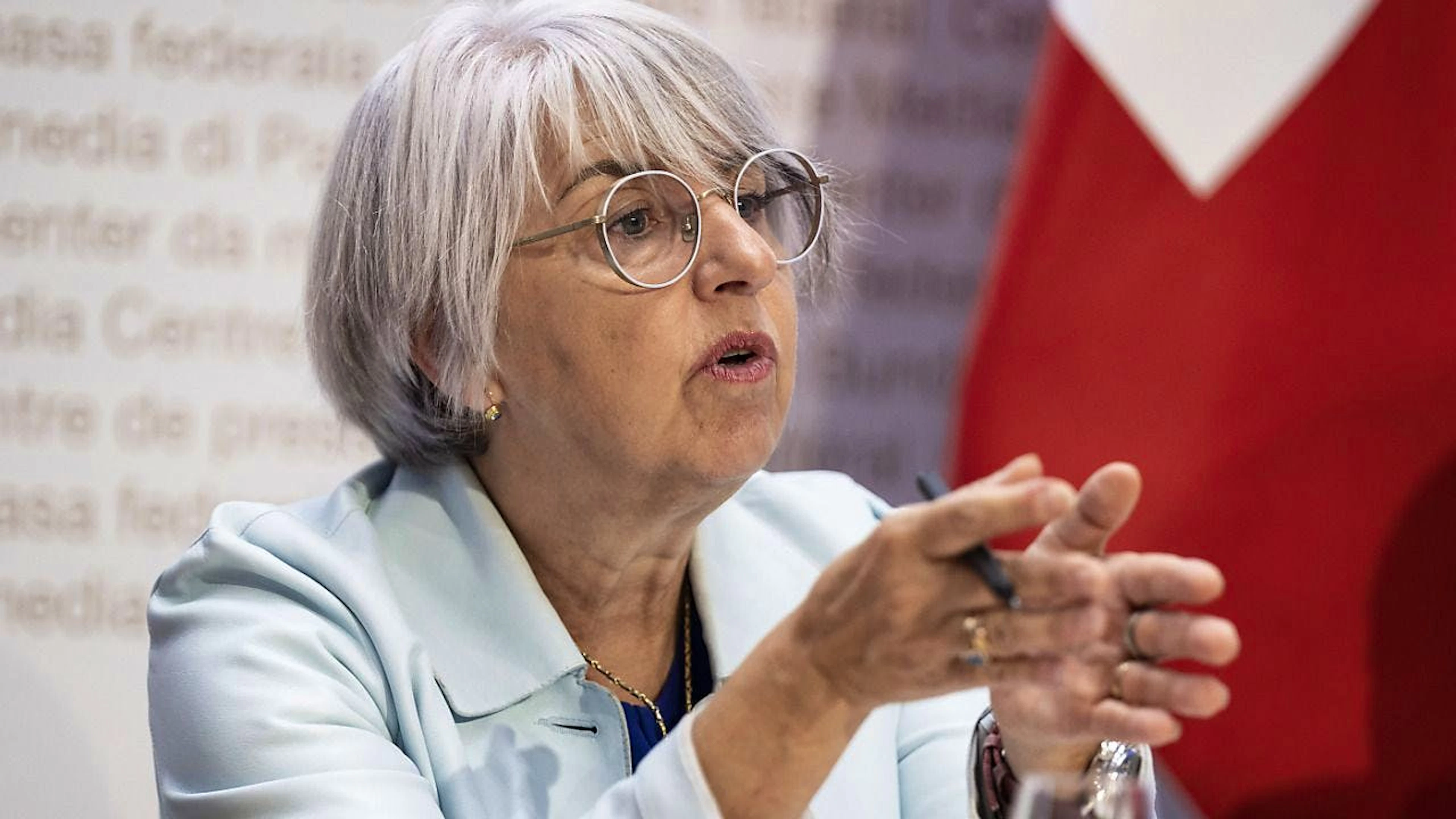 Will zur Finanzierung der AHV an Tabus wie Rentenalter-Erhöhung und Erbschaftssteuer rütteln: Bundesrätin Elisabeth Baume-Schneider.