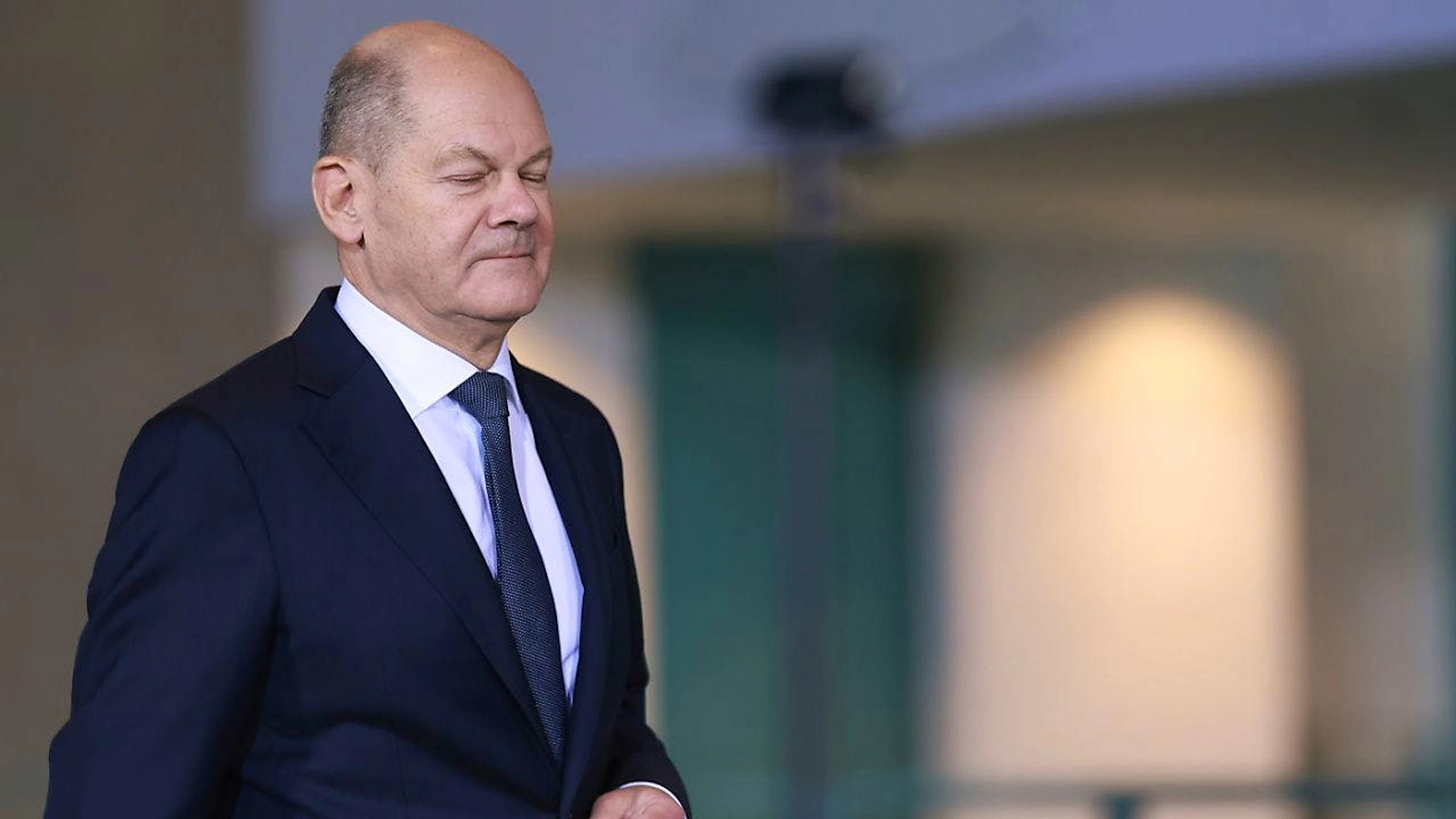 Ore di tensione per il cancelliere tedesco Olaf Scholz.