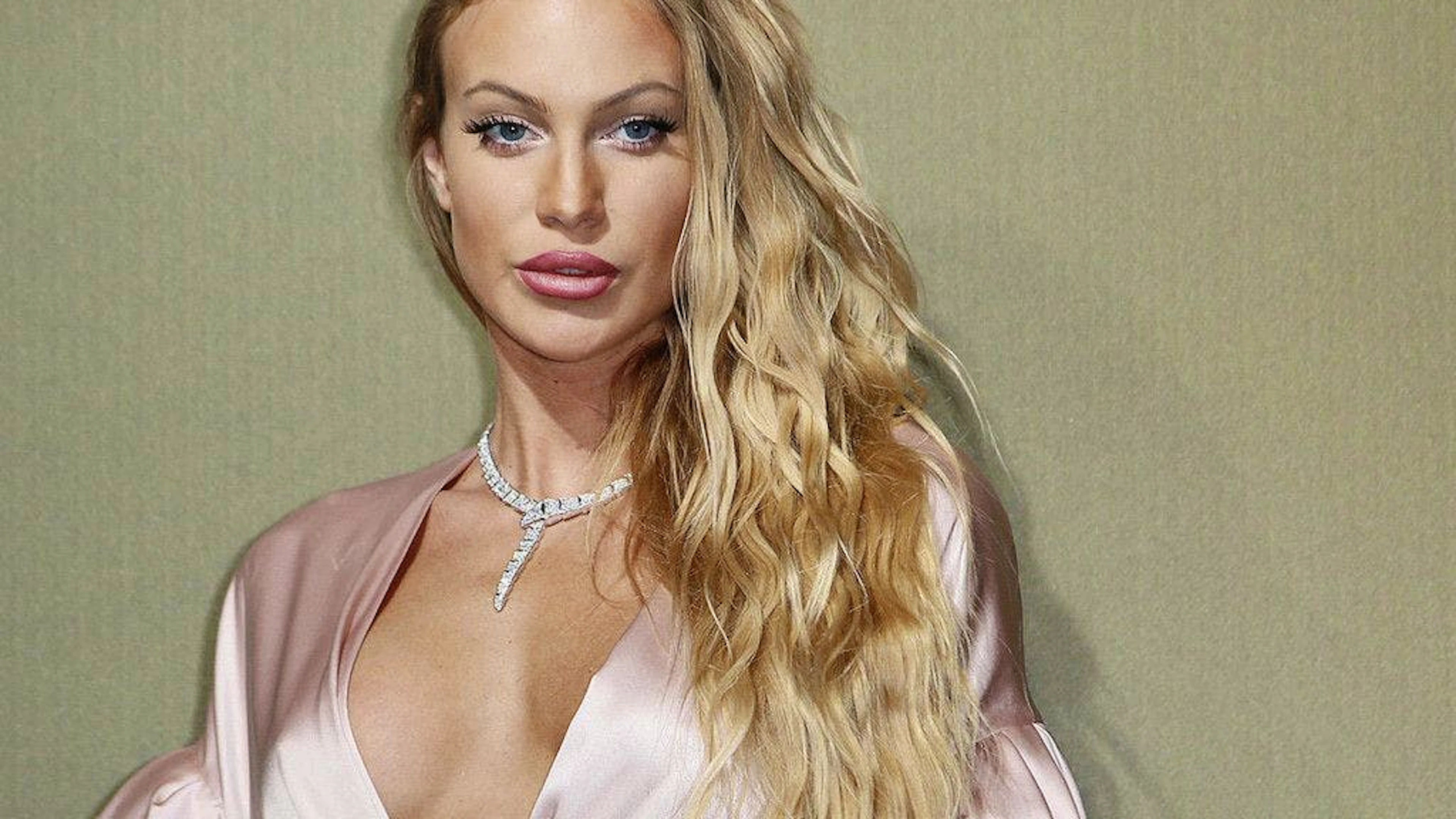 Taylor Mega