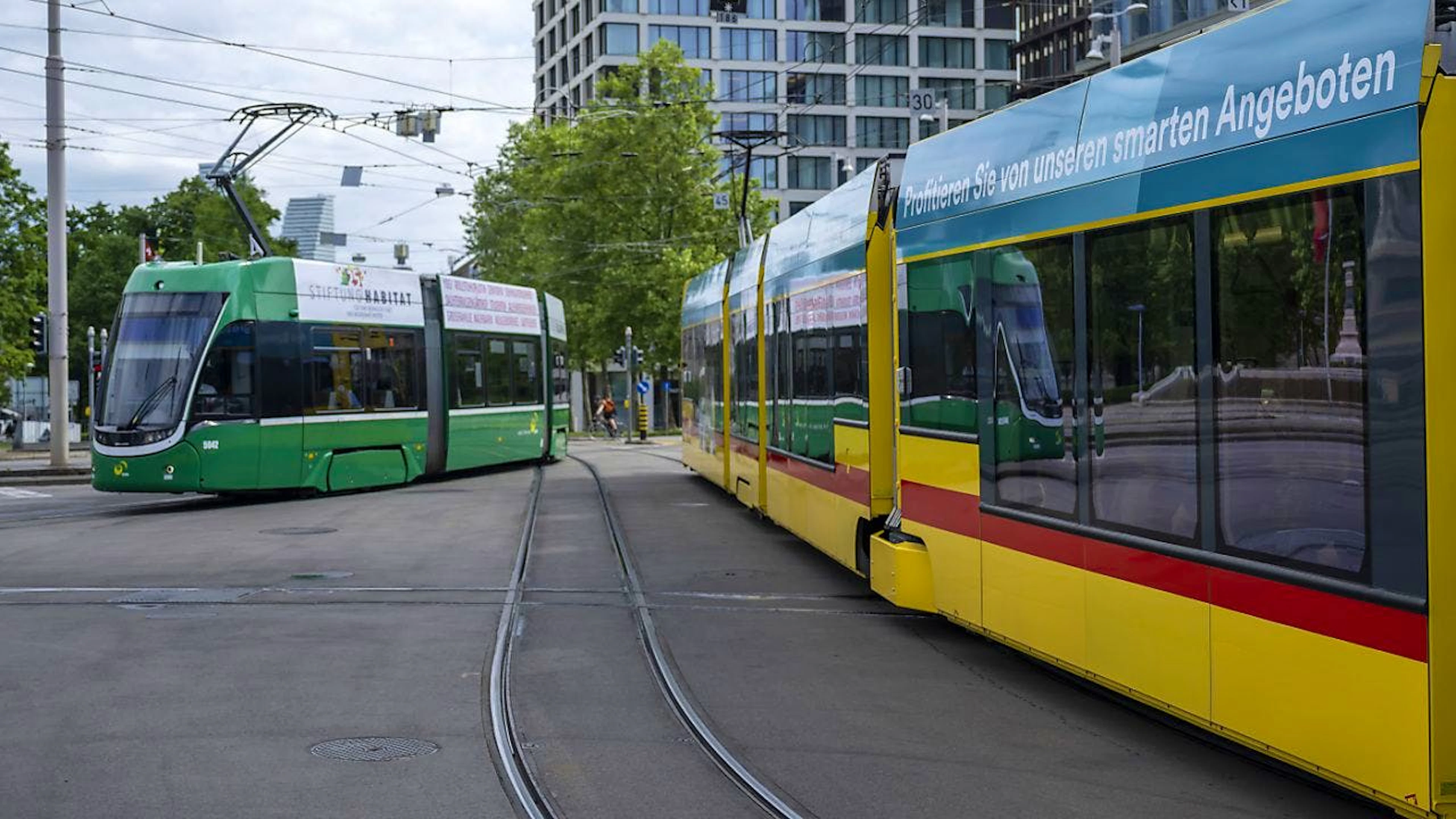 Mitarbeitende der Basler Verwaltung sollen das U-Abo zu einem vergünstigten Tarif erhalten. (Symbolbild)