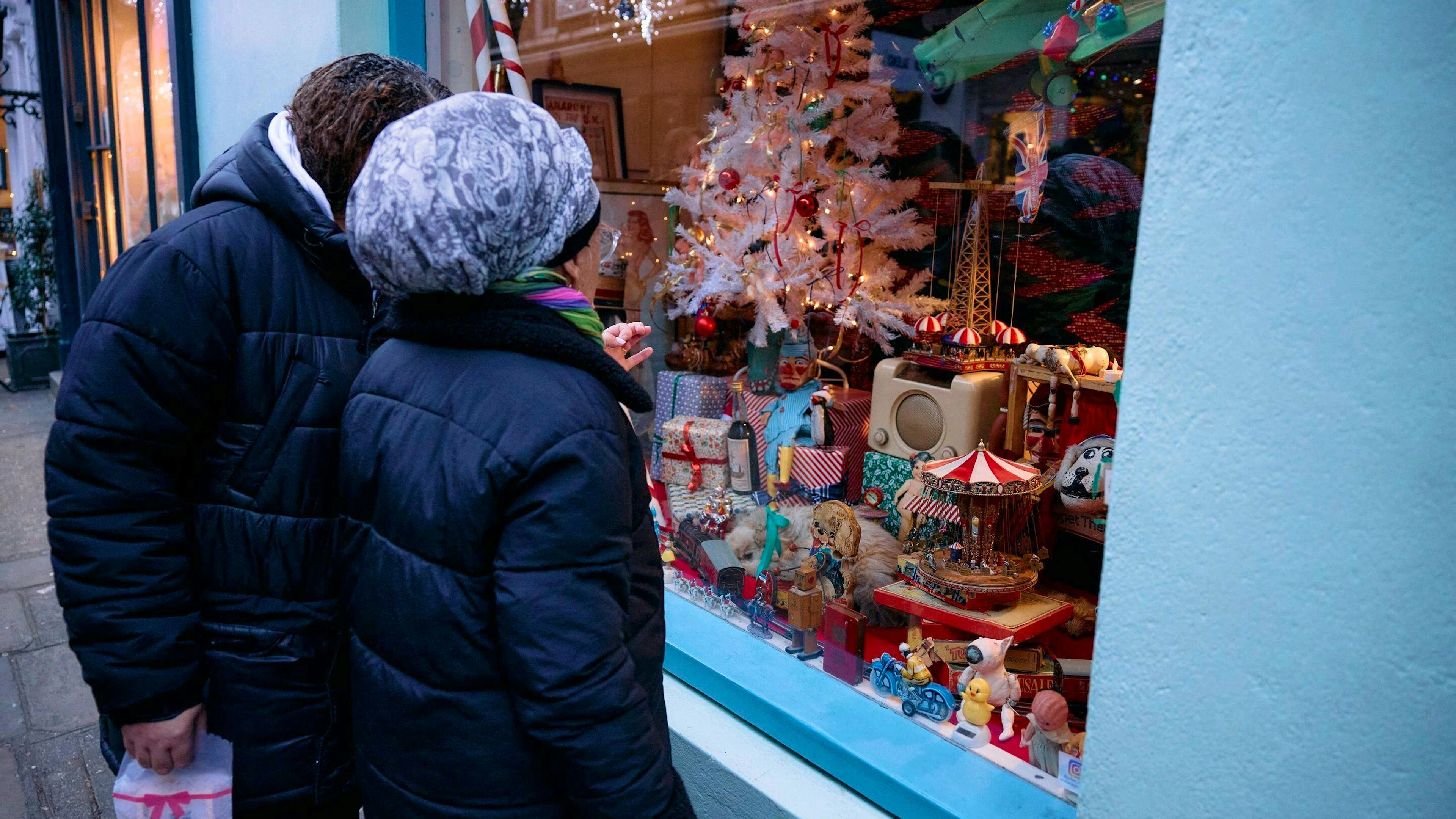 Inutile de chercher à faire des achats au numéro 43 de Camden Passage: ce n'est pas une boutique, mais l'antre d'un collectionneur.