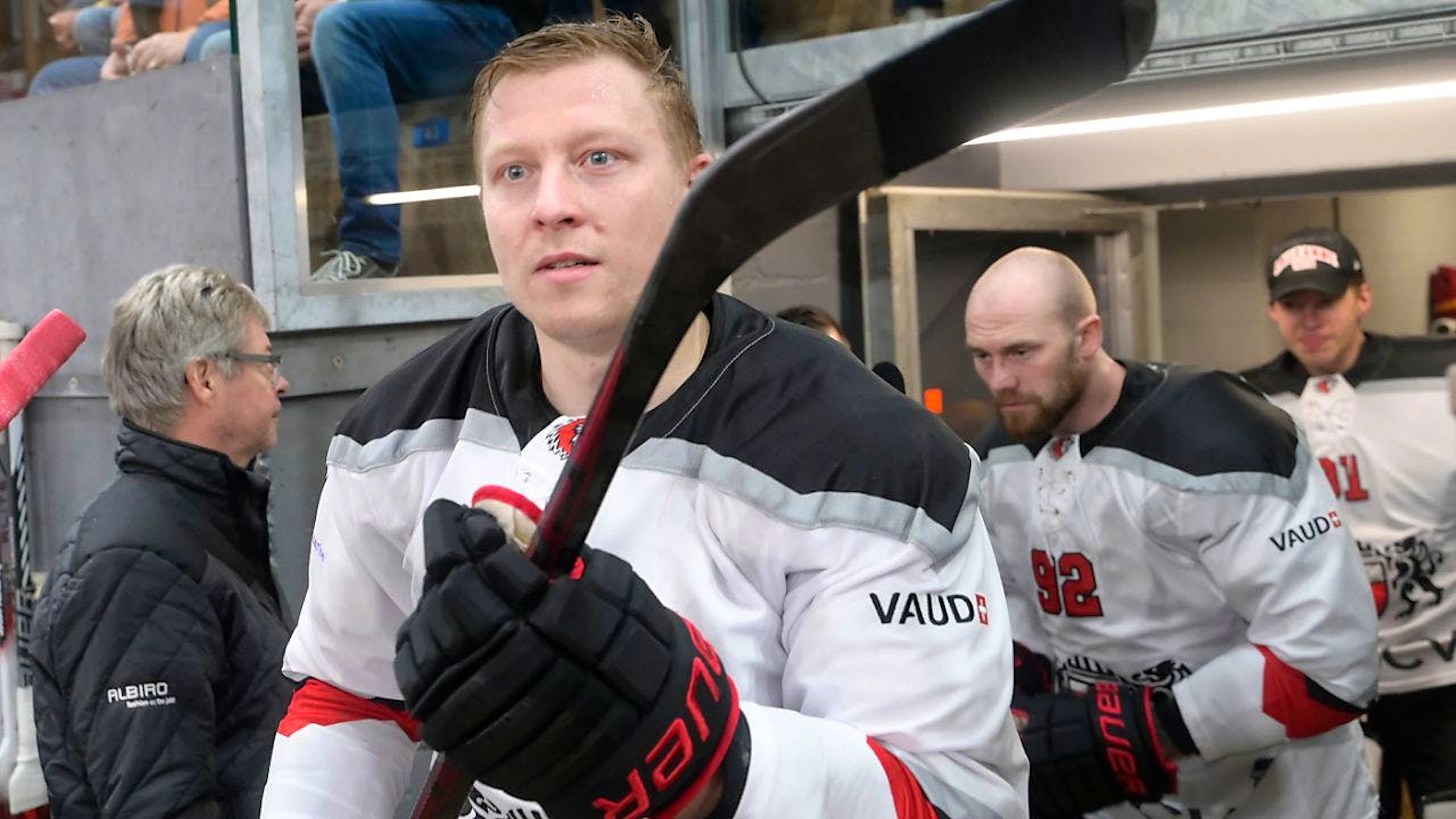 Ronalds Kenins, hier noch im Trikot seines Ex-Klubs Lausanne, soll über den Jahreswechsel in Finnland Spielpraxis sammeln, um dem SC Bern im Januar zu helfen
