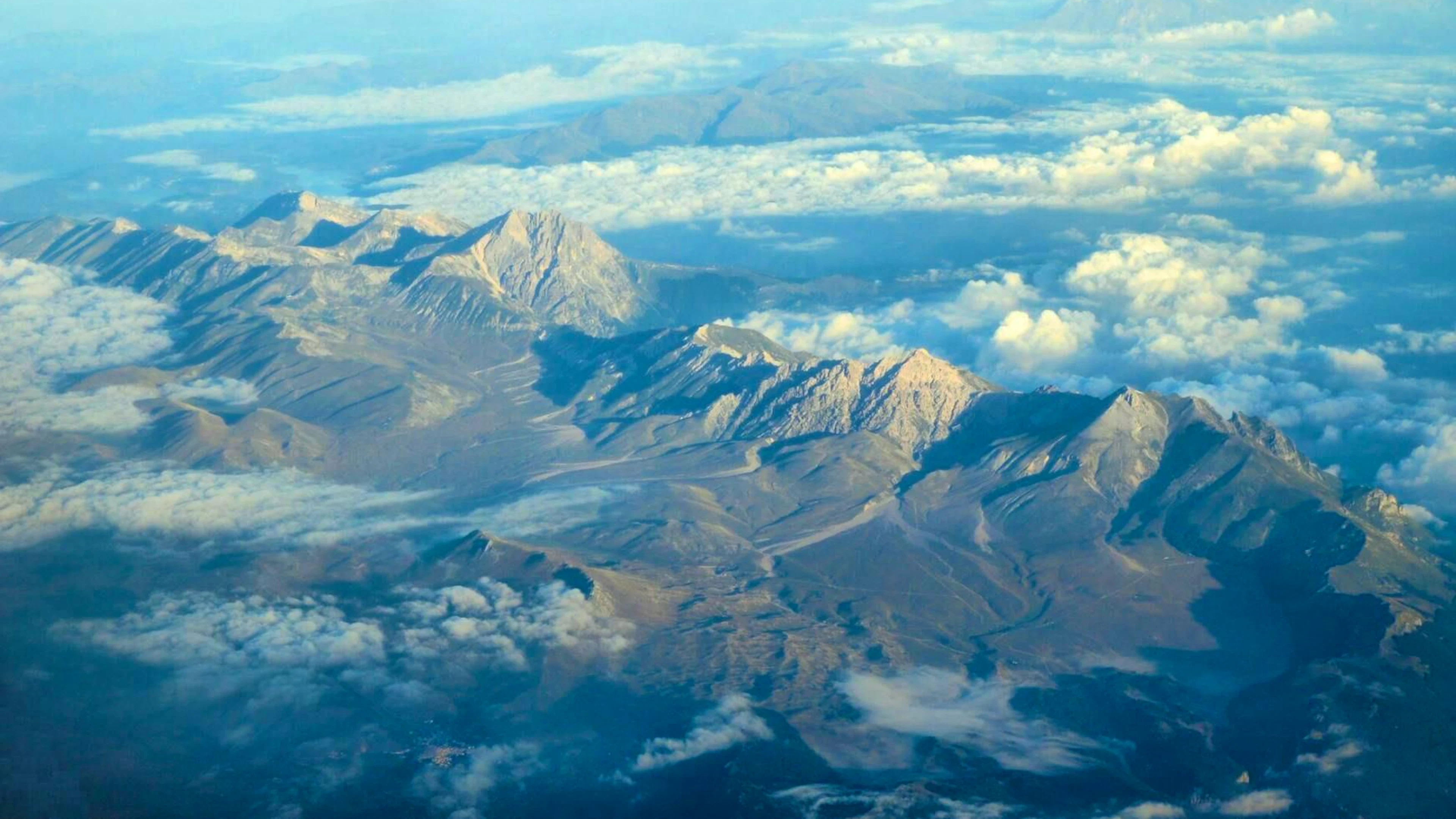 Escursionisti chiamano i soccorsi durante un temporale, ma poi rifiutano l’aiuto