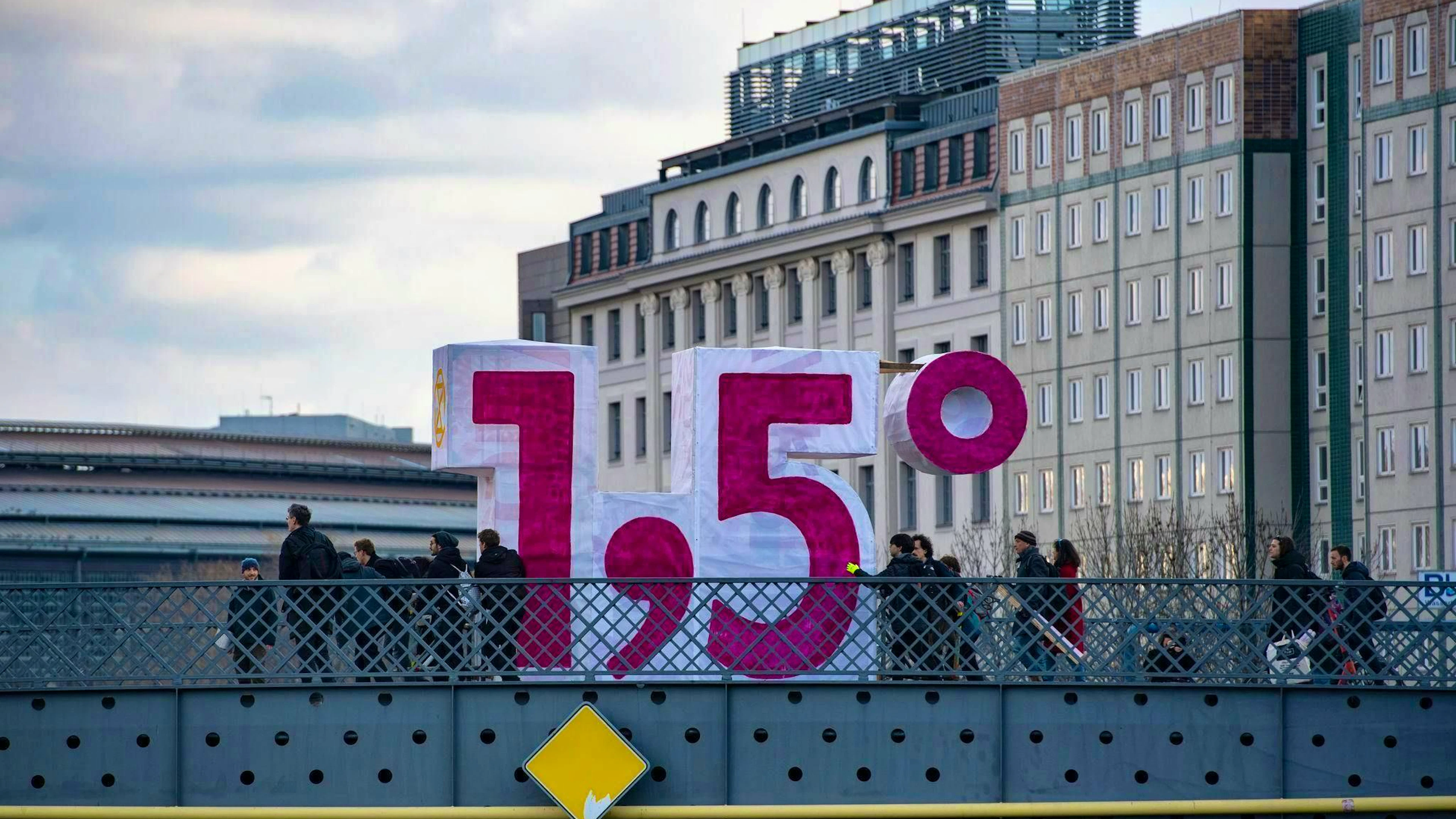 Researchers believe that the 1.5 degree target of the Paris Climate Agreement is no longer achievable anyway.