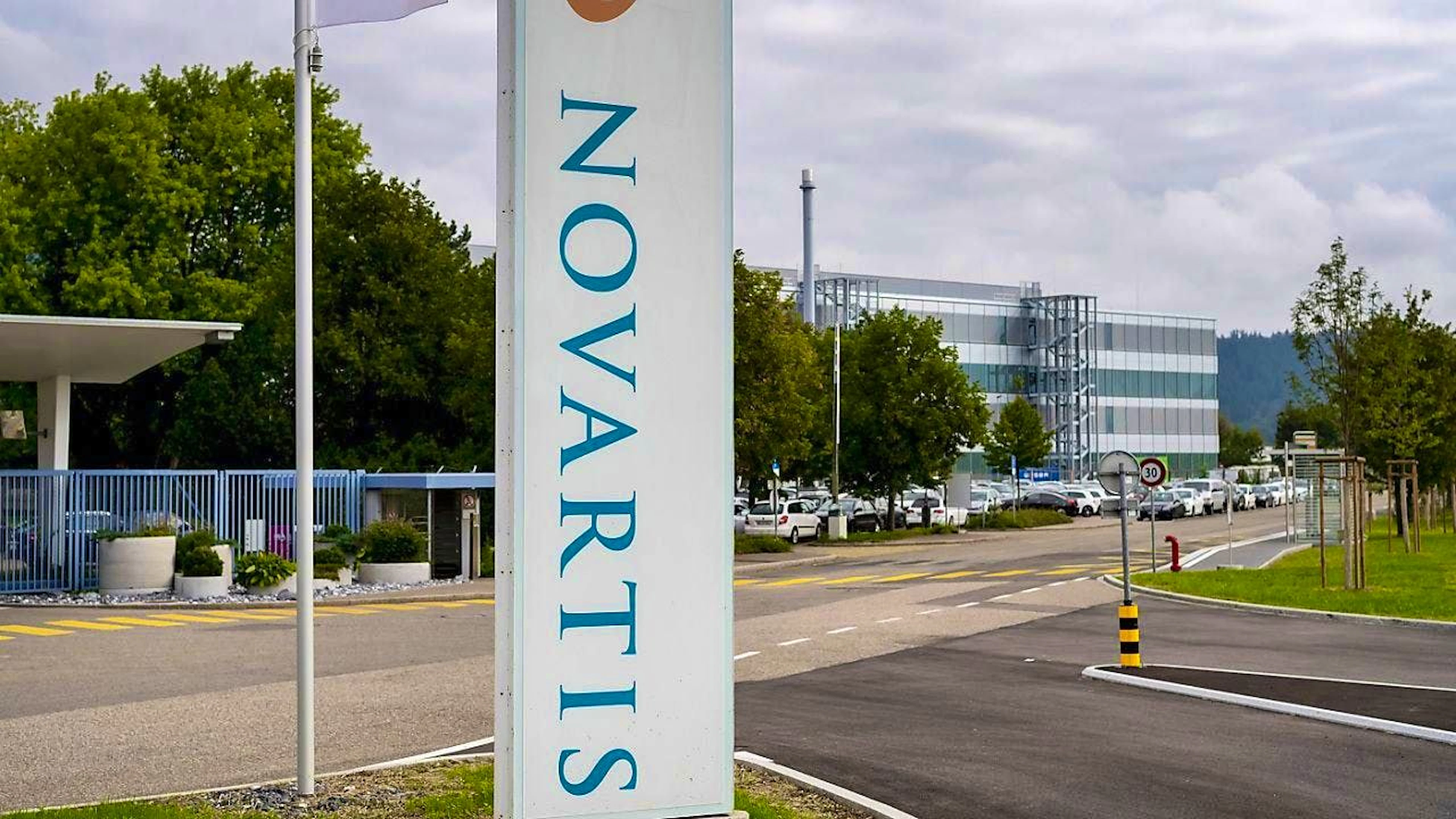 Novartis, headquartered in Basel, cannot get rid of the bribery allegations in the USA.