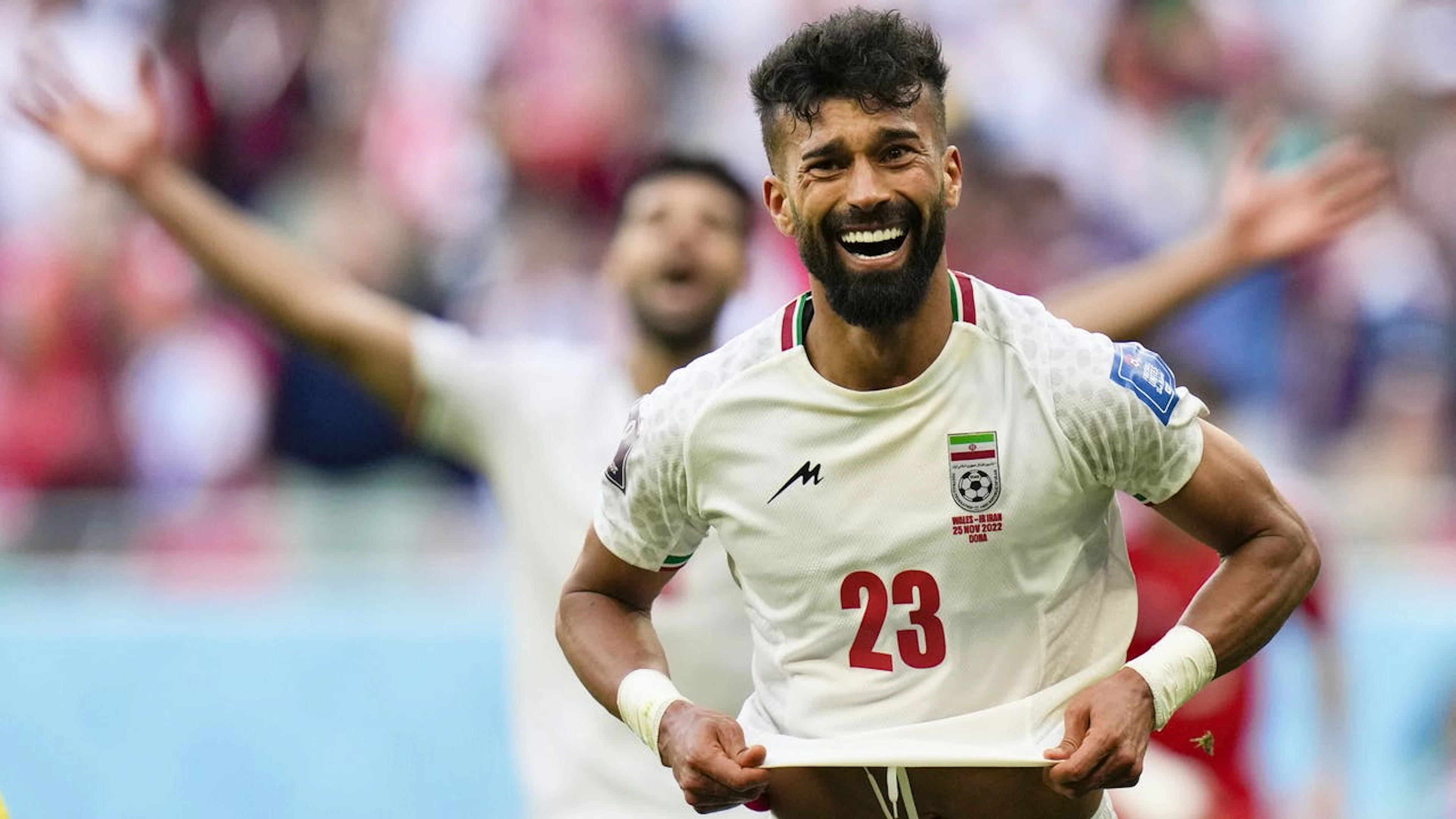 Ramin Rezaeian a été convoqué après avoir enlacé une supportrice.