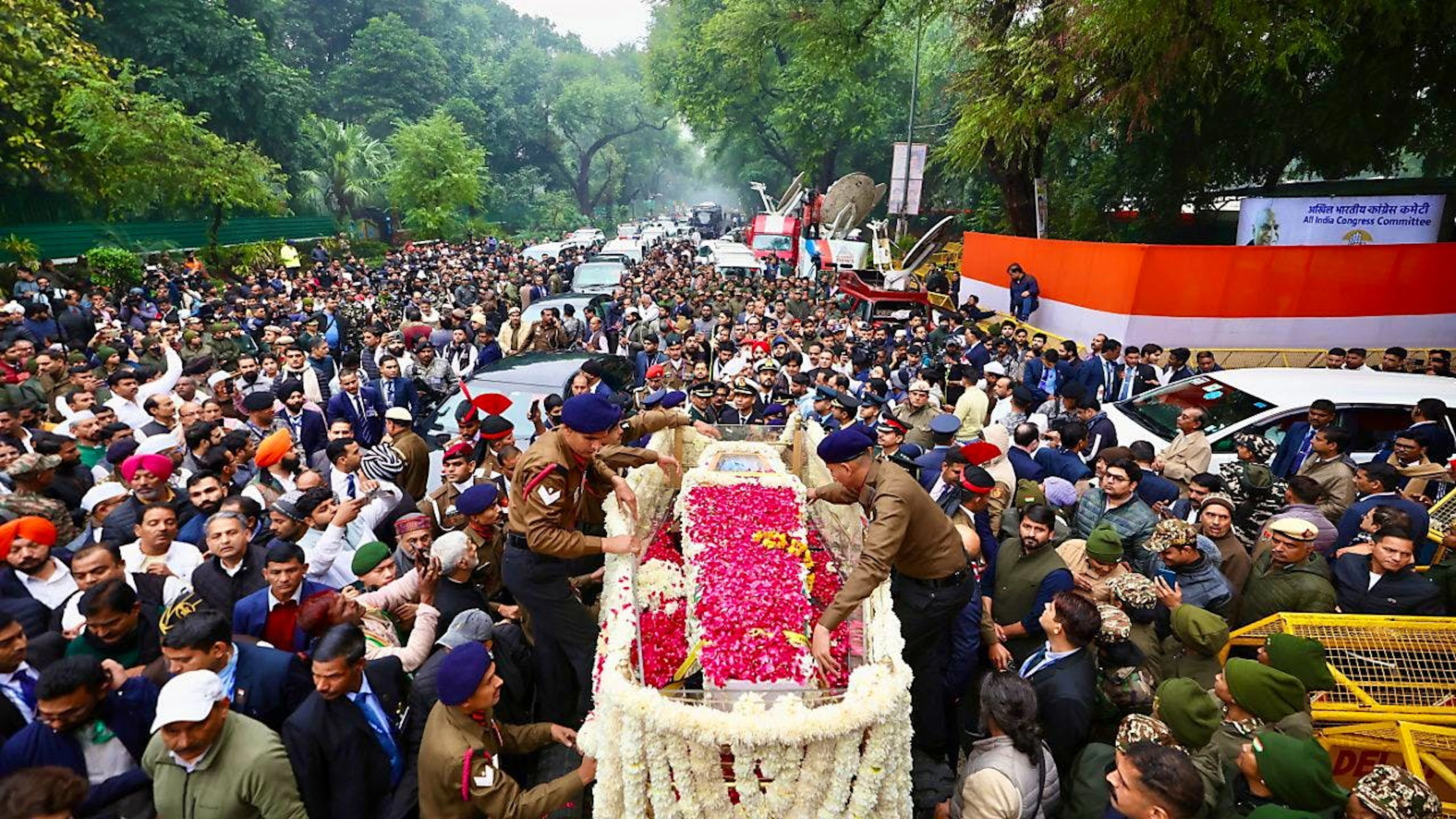 Les Indiens et les Indiennes ont rendu un dernier hommage samedi à Manmohan Singh. Ce dernier a été Premier ministre de l'Inde de 2004 à 2014.