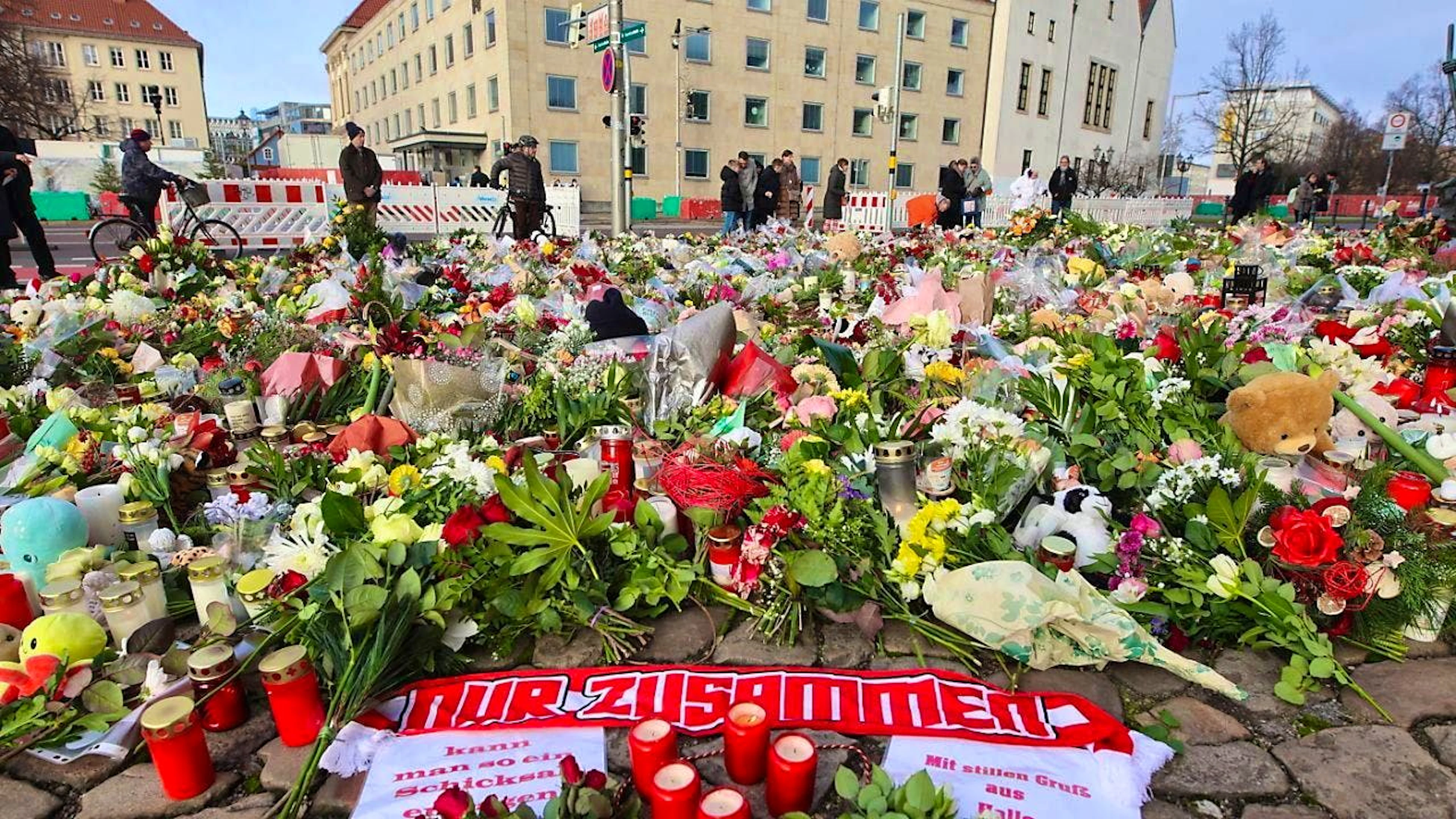 Solidarity with the victims of the attack on the Christmas market in Magdeburg, Germany. (archive picture)
