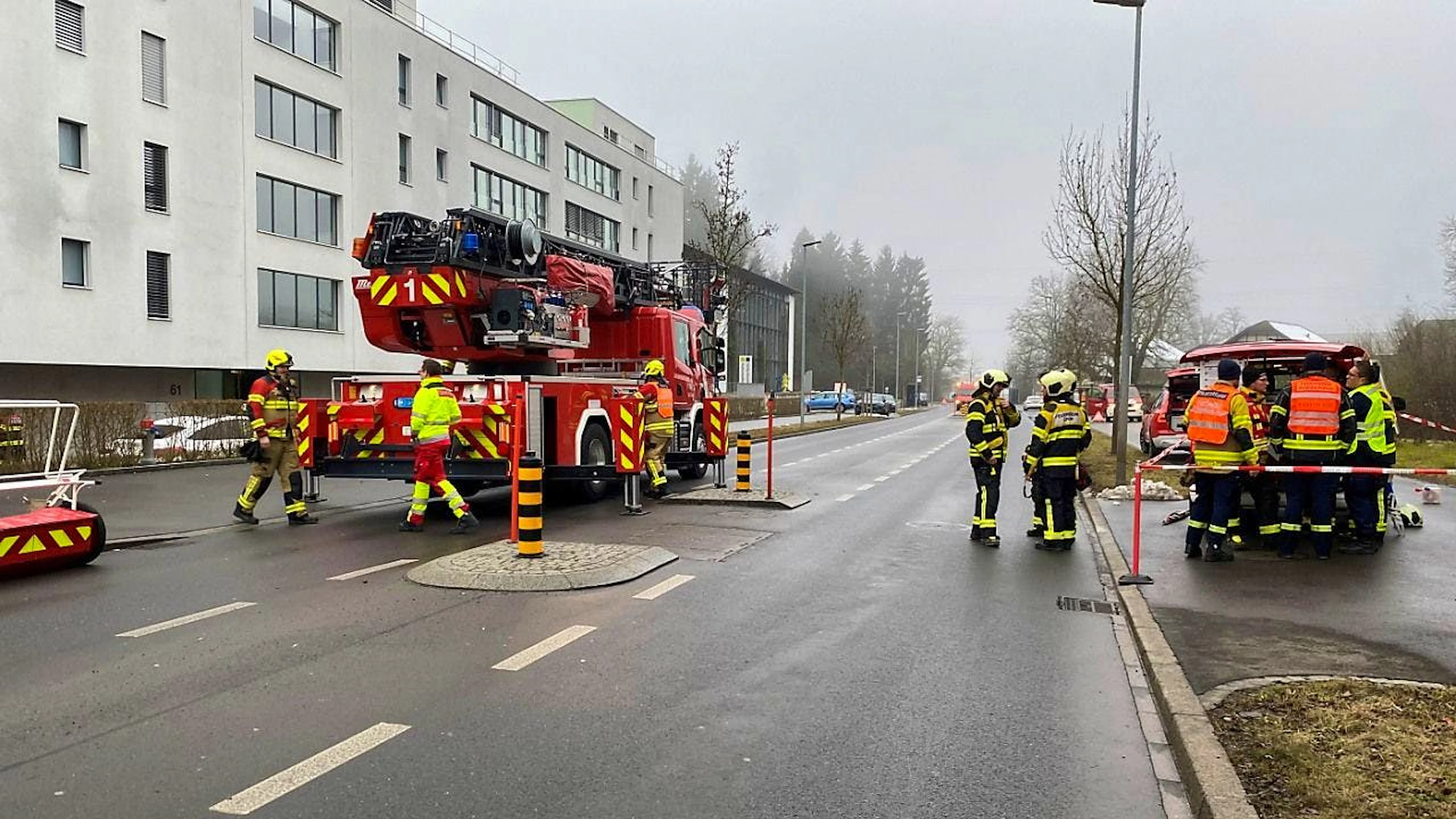 Niemand verletzt: Feuer und Rauch in einem Mehrfamilienhaus in Cham ZG.