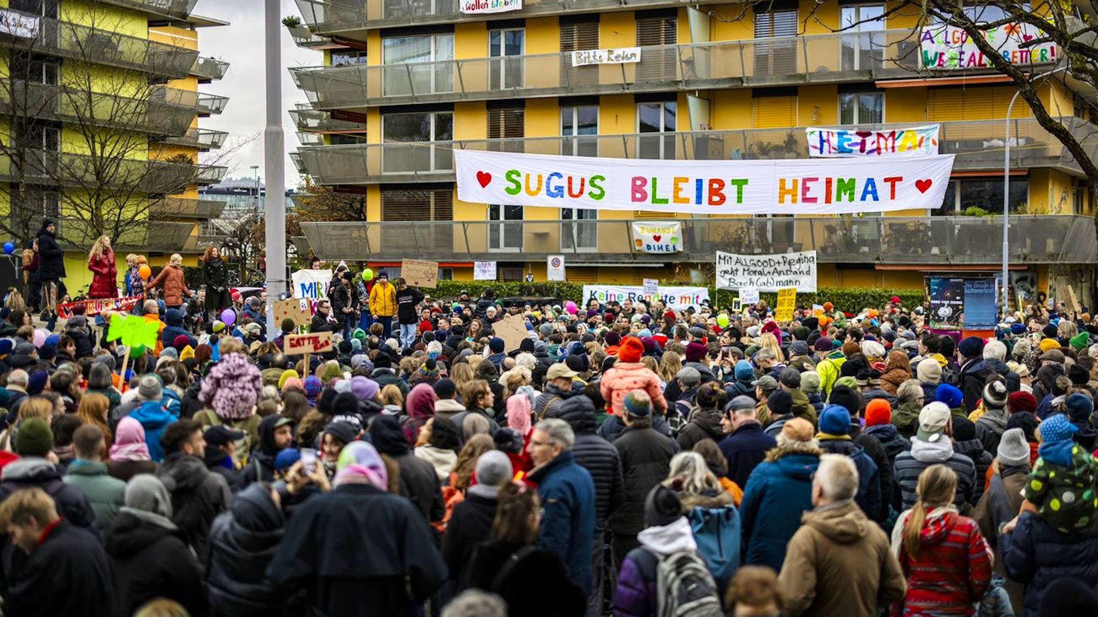 Le disdetta a breve termine hanno suscitato molta simpatia a Zurigo: all'inizio di dicembre oltre 1.000 persone hanno partecipato a una manifestazione di solidarietà.