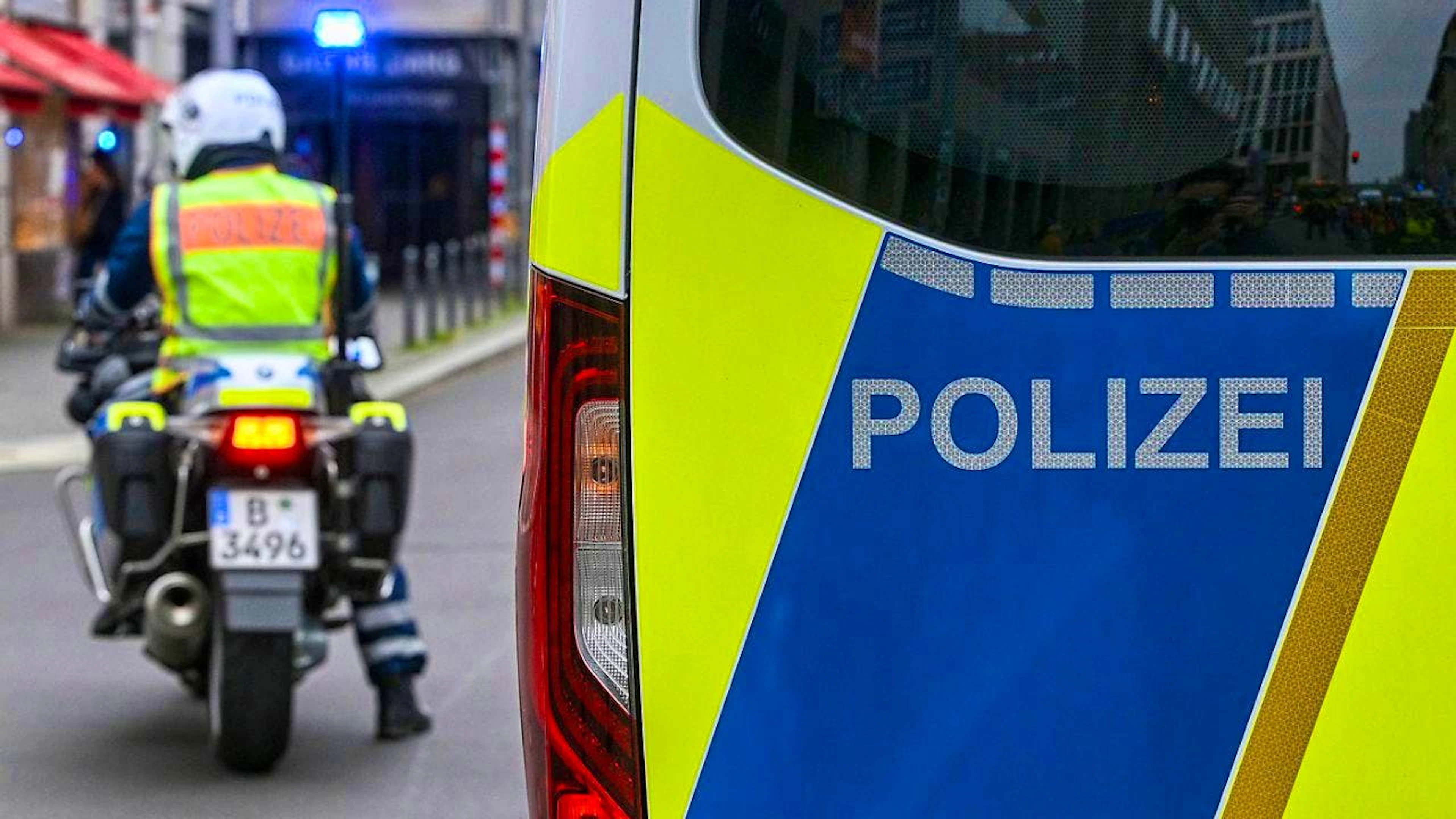 Berlin police reported a "serious security incident" on Thursday evening with two officers injured by an explosion. (archive picture)