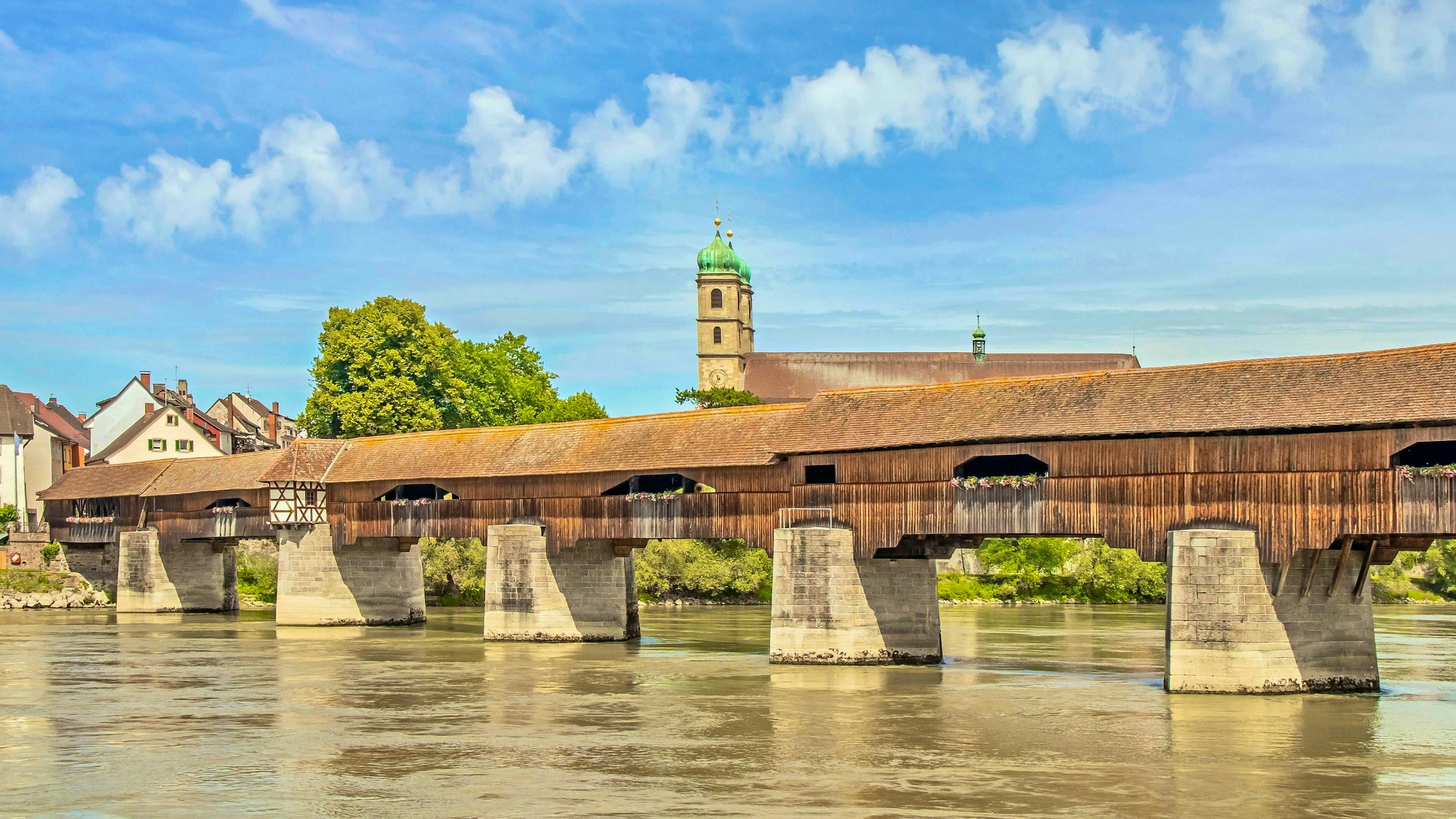 The covered wooden bridge connects the German spa town of Bad Säckingen with the Aargau municipality of Stein. 