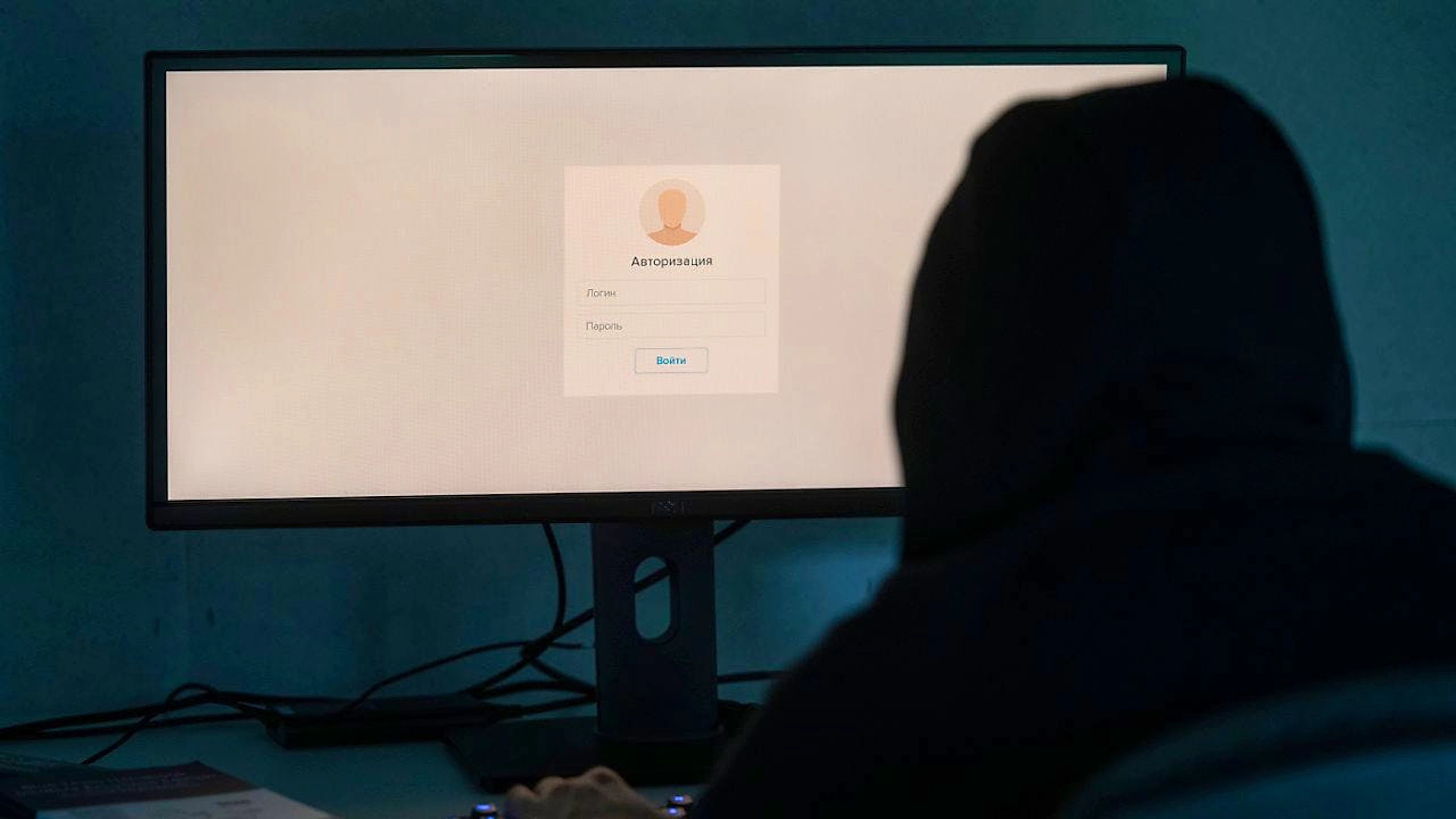 Der Angeklagte bestellte unter falschem Namen Waren im Internet. Geschädigte waren zunächst vor allem Neuenburger Kantonsparlamentarier. (Symbolbild)