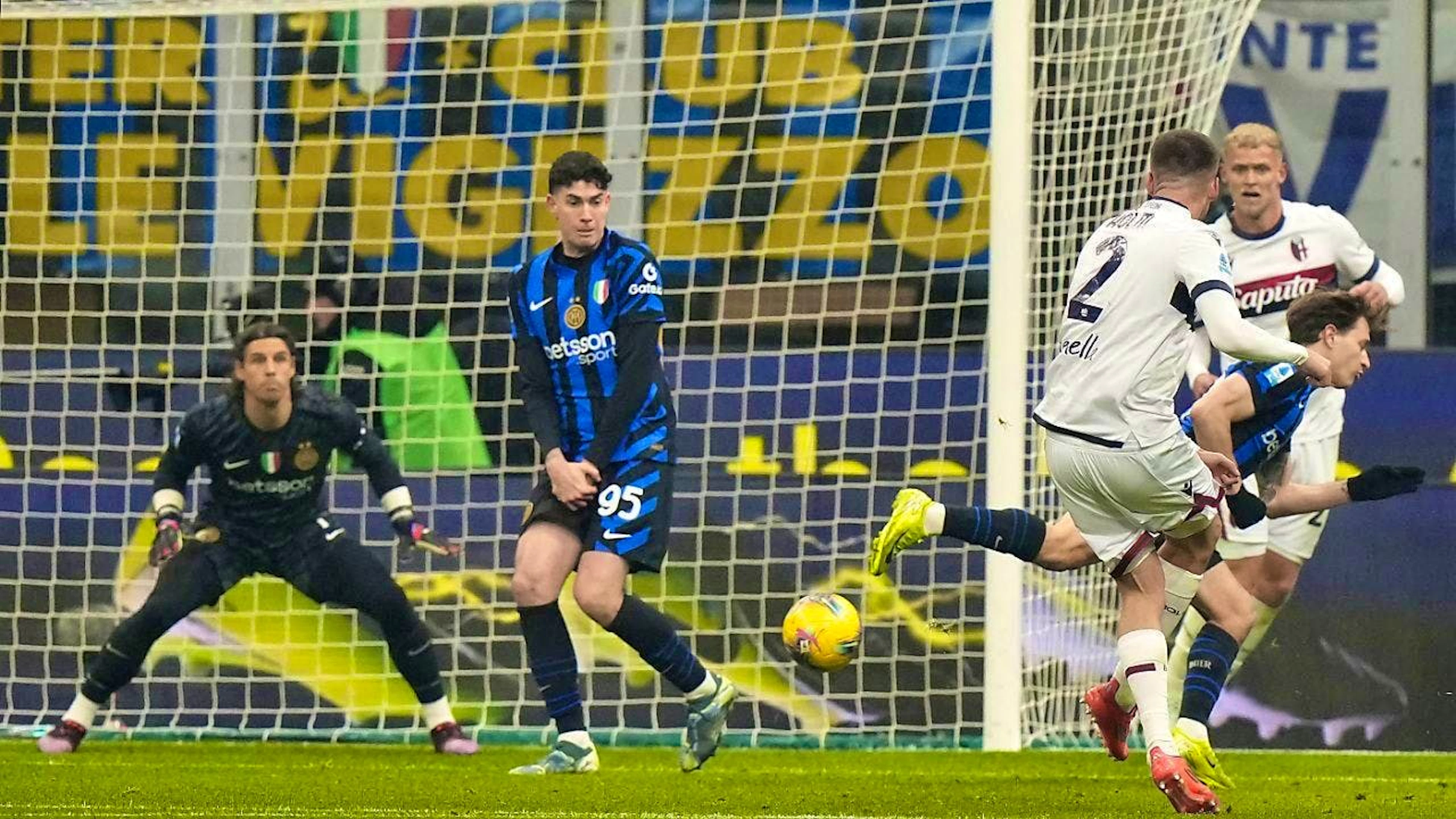 Yann Sommer conceded two goals with Inter Milan.