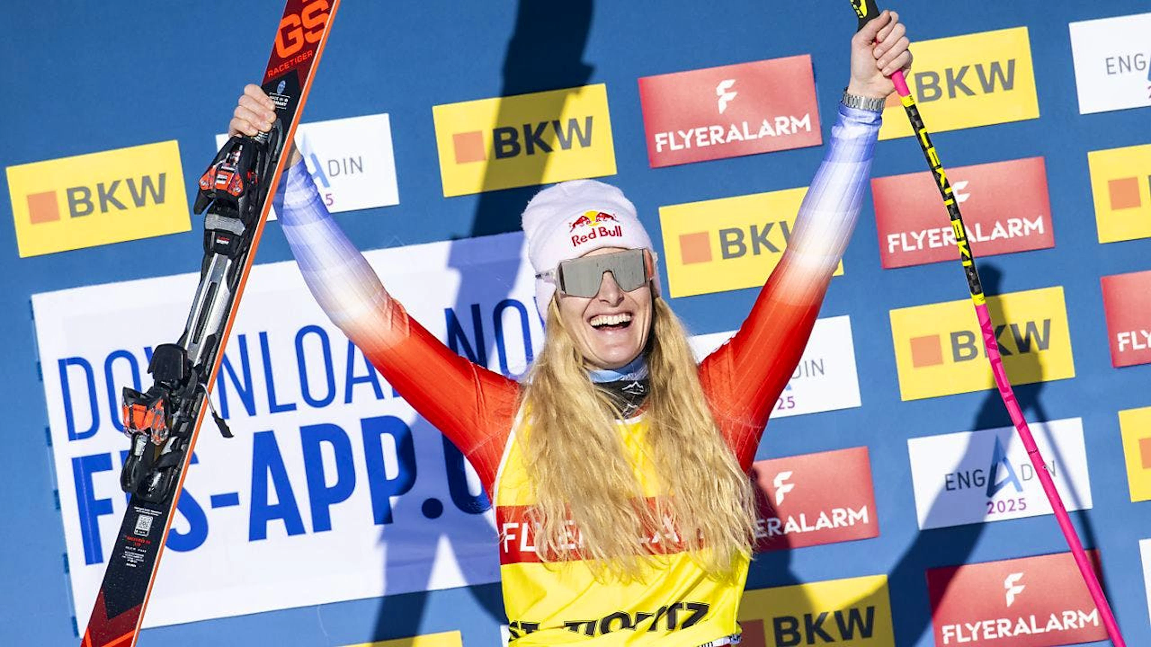 Fanny Smith feiert auf der Reiteralm ihren zweiten Podestplatz der Saison.