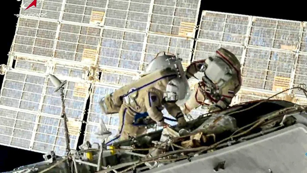 Two Nasa astronauts complete field mission on ISS