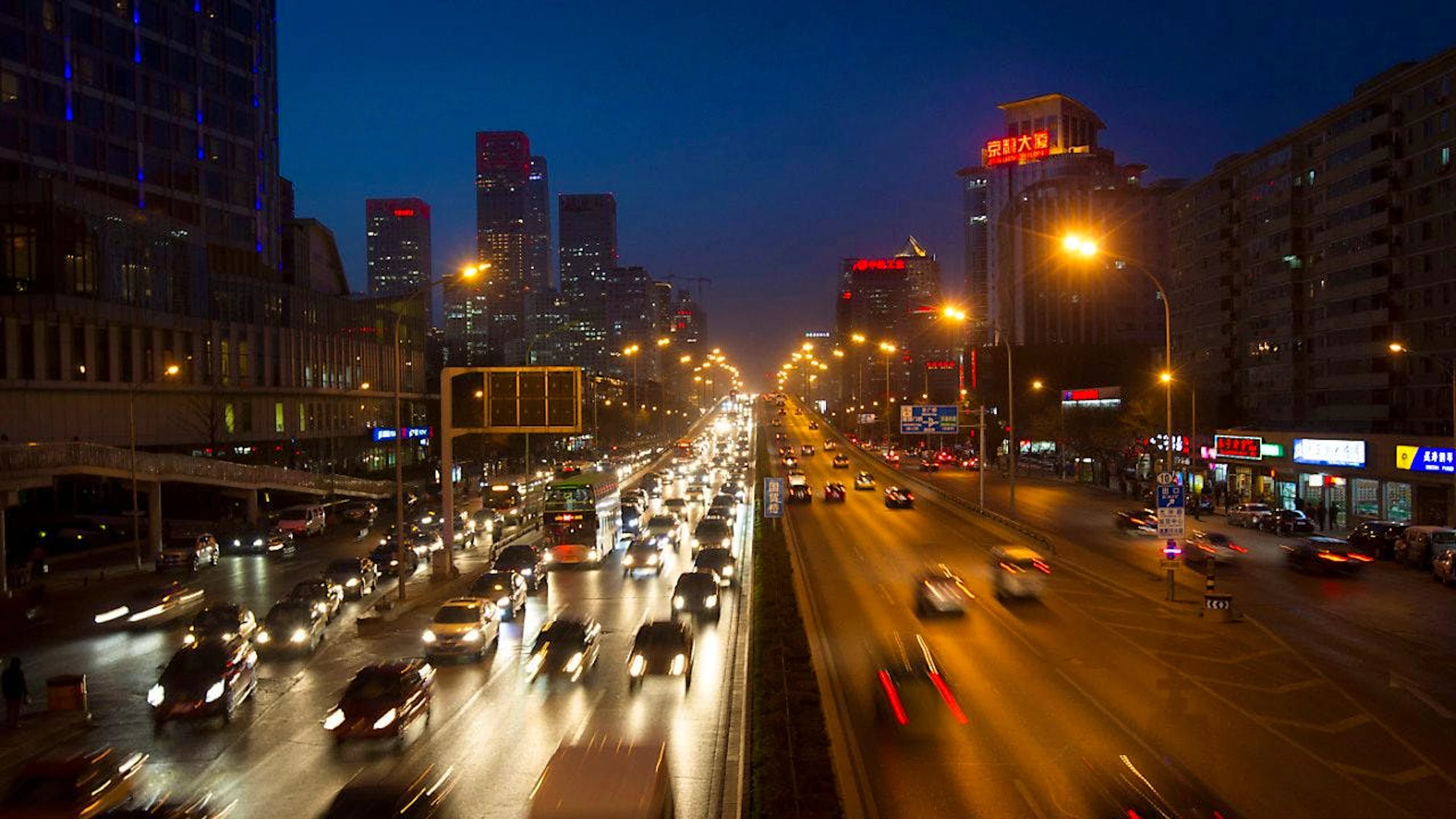 Chinas Wirtschaft legte im vierten Quartal um 5,4 Prozent zu. (Archivbild)