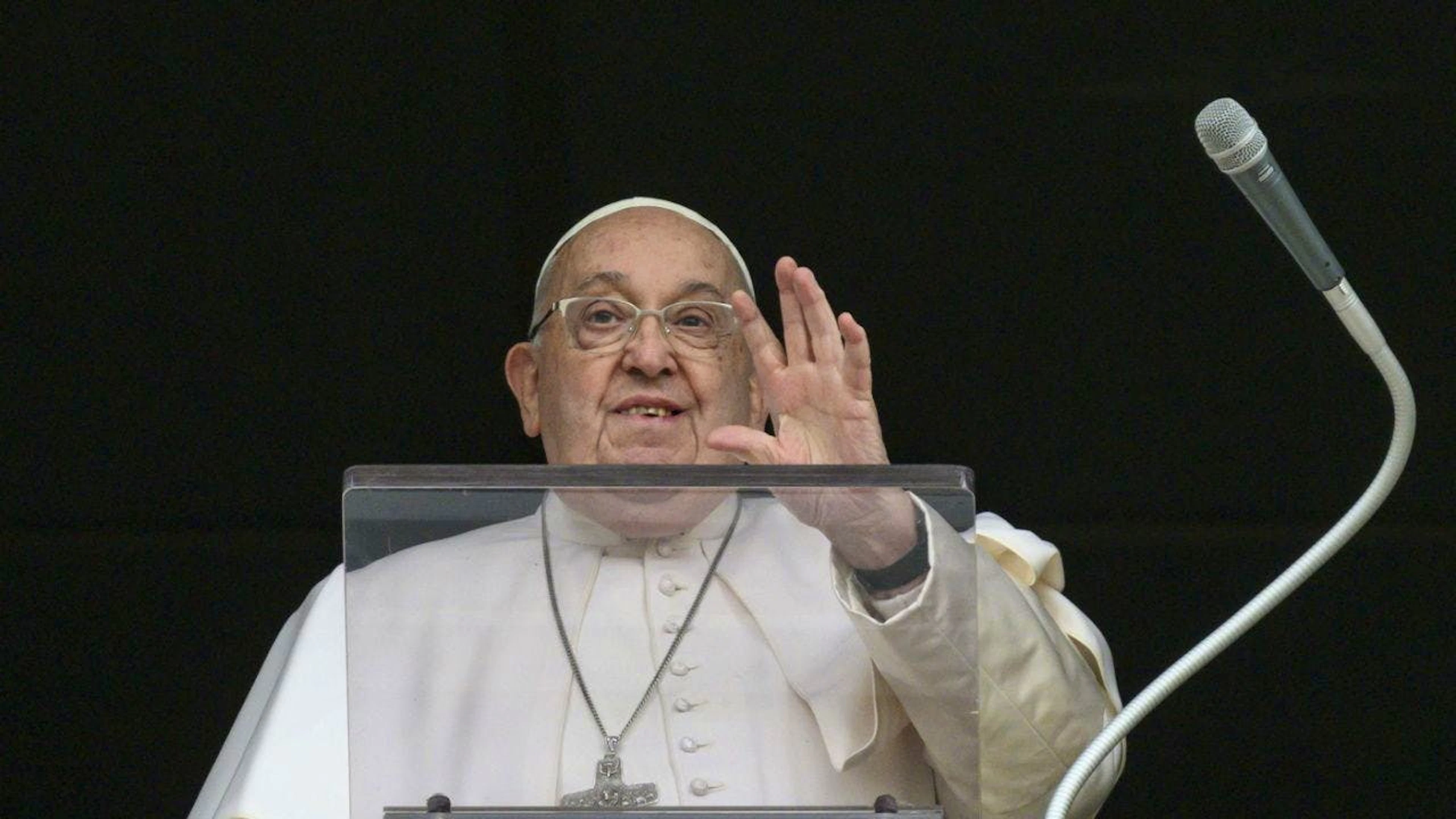 Anche Papa Francesco è sbarcato su TikTok.