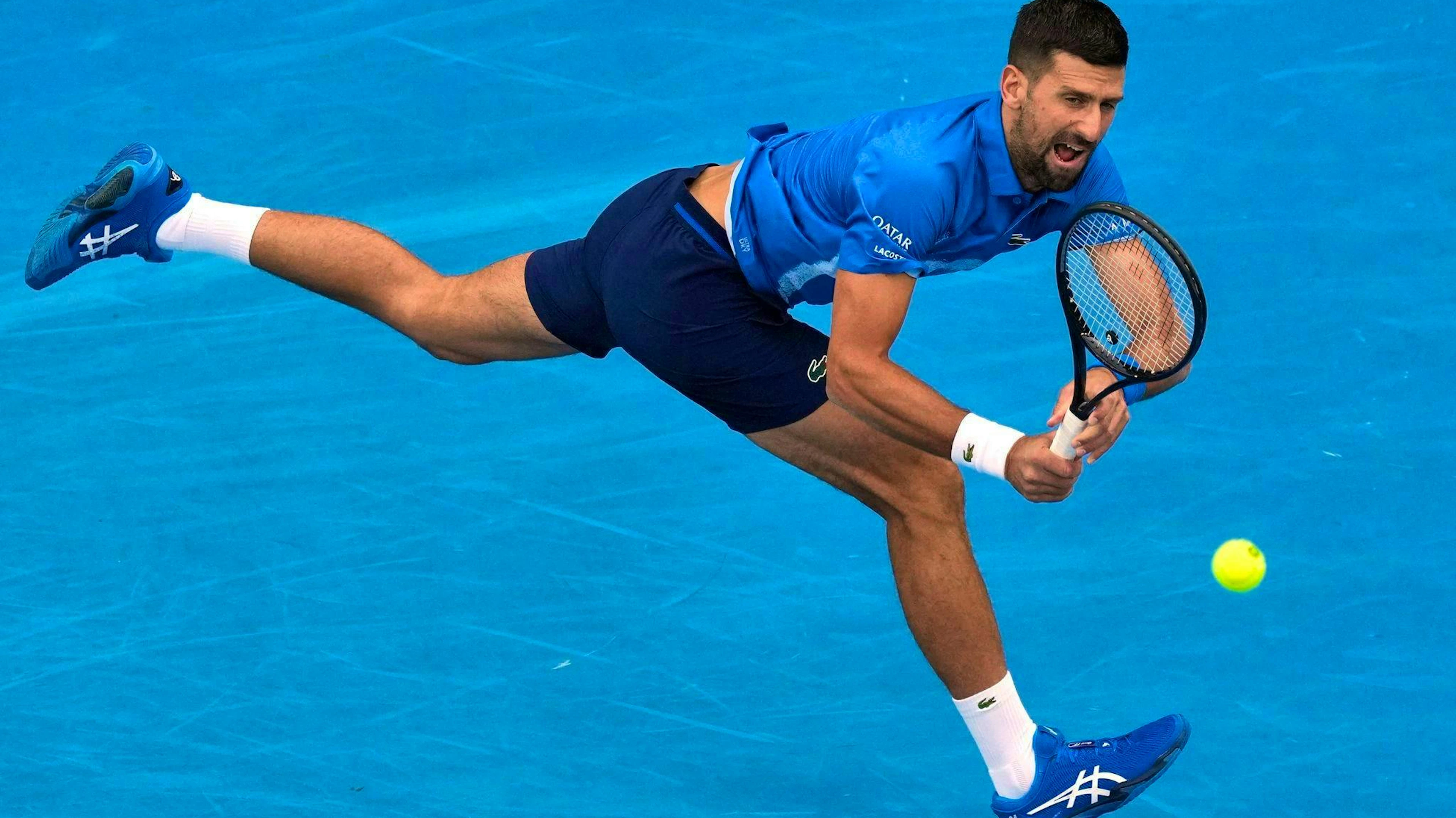 Novak Djokovic advances to the quarter-finals against Carlos Alcaraz