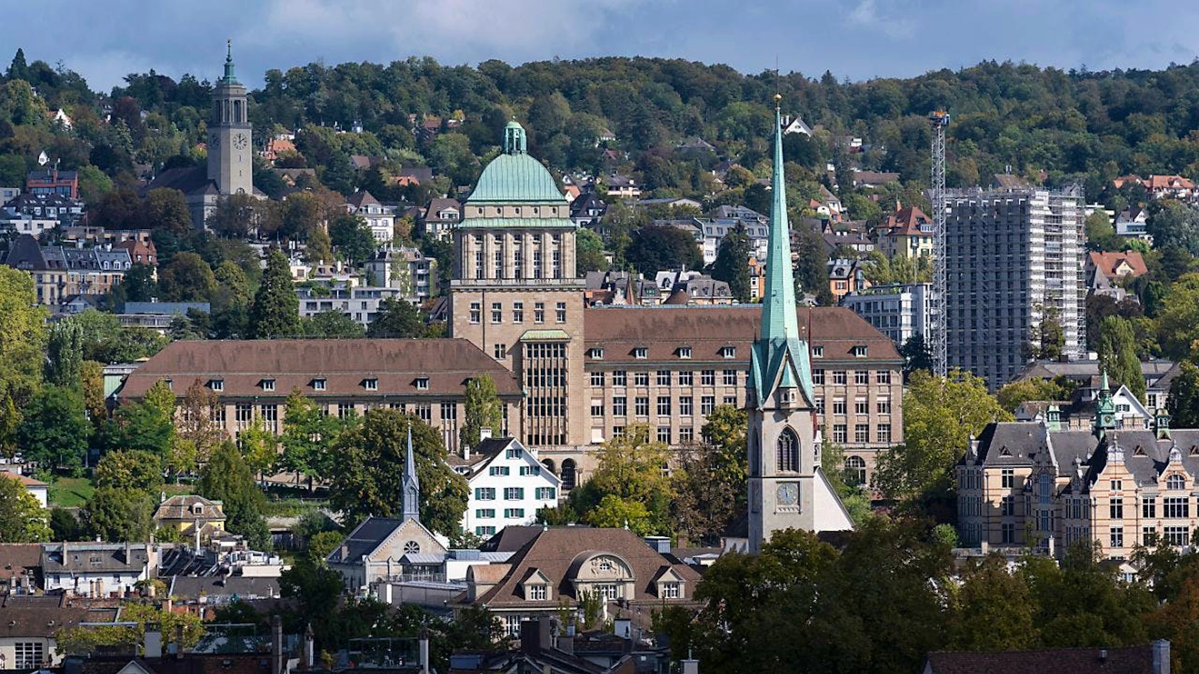 Auch nach der Corona-Pandemie ist das Vertrauen in die Wissenschaft hoch, wie eine Studie der Universität Zürich zeigt (Archivbild)