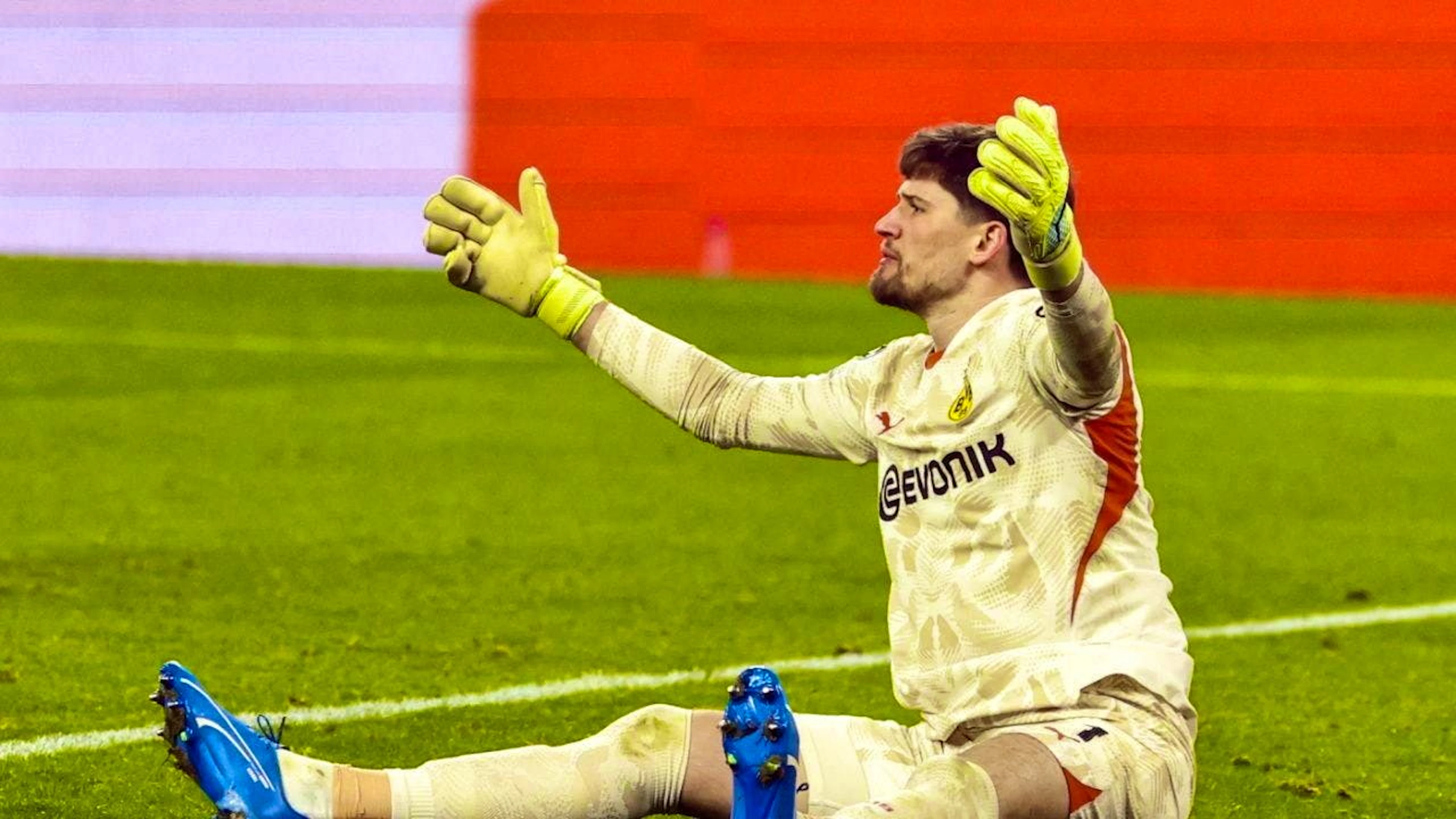 Gregor Kobel and his Dortmund team-mates desperately need a first win in 2025