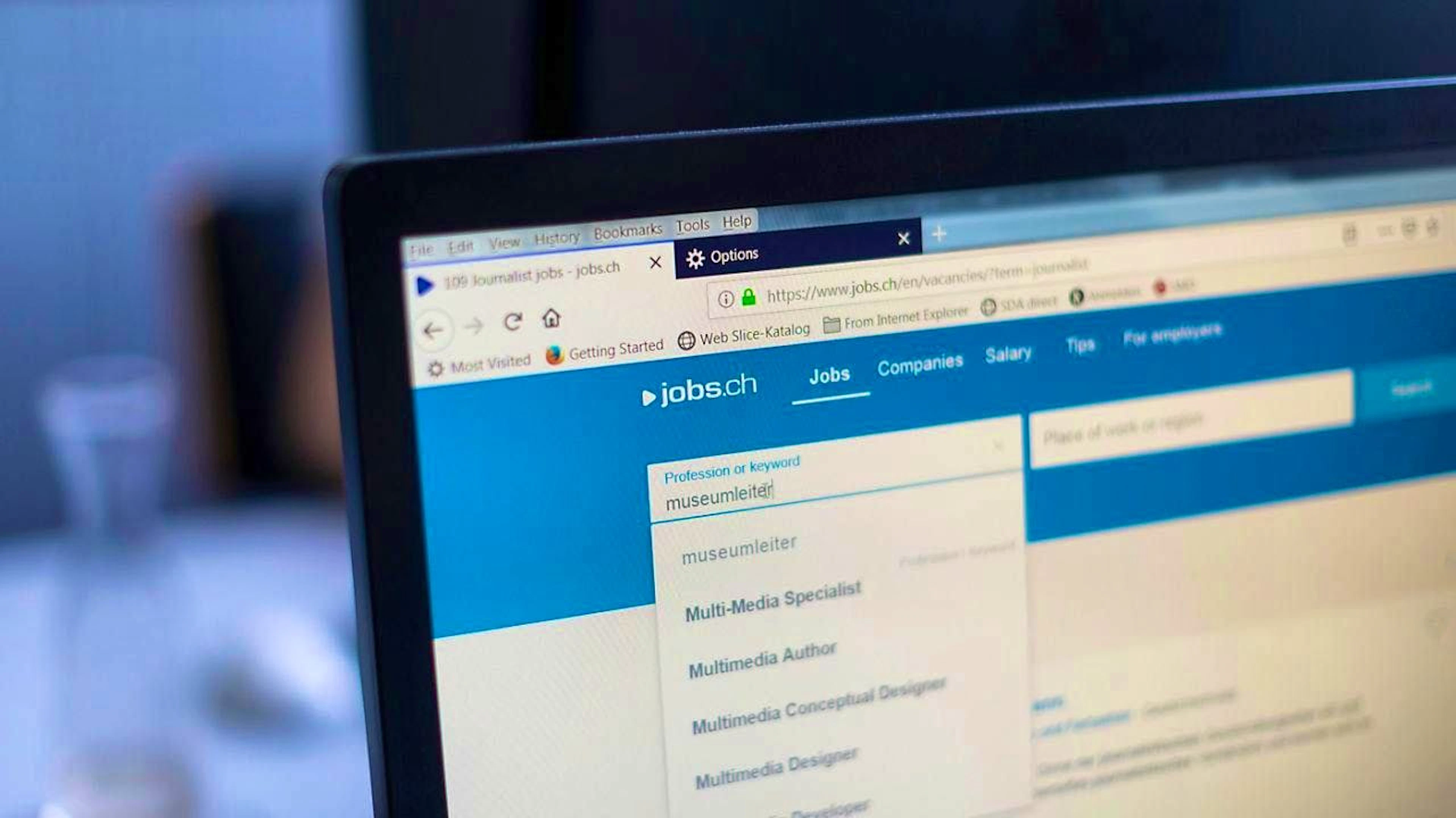 The weakening economy had a clear impact on the Swiss job market in 2024. According to the personnel service provider Adecco, the number of vacancies has fallen by 10 percent compared to the previous year. (symbolic image)