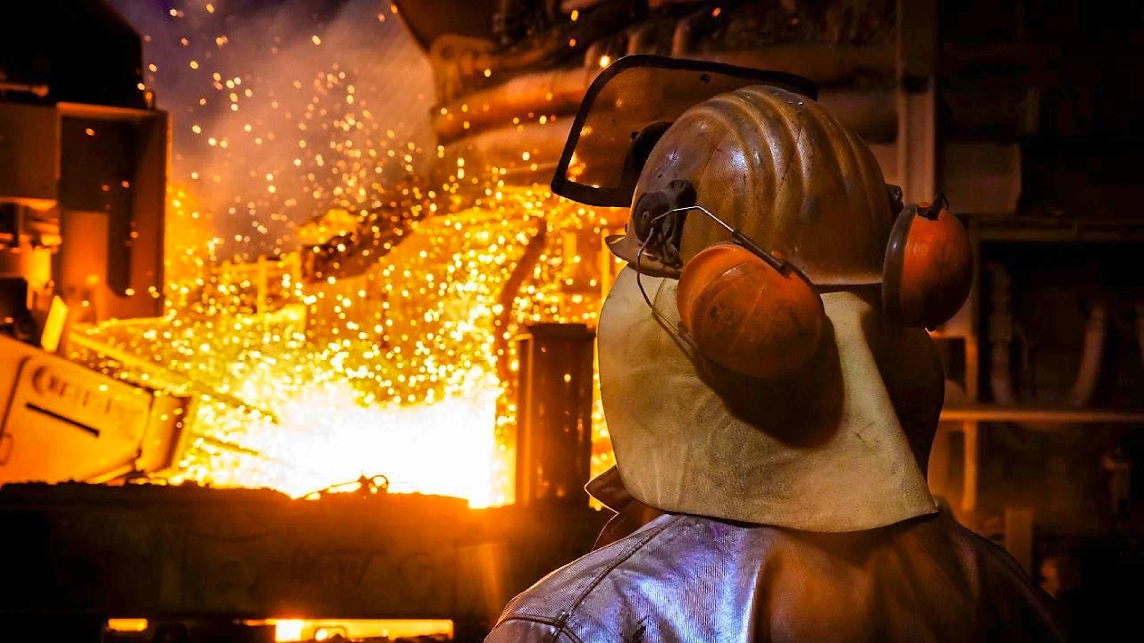 The ailing steel group Swiss Steel wants to withdraw from the Swiss stock exchange SIX. The free float is low and the benefits of a stock exchange listing do not justify the expense. (archive picture)
