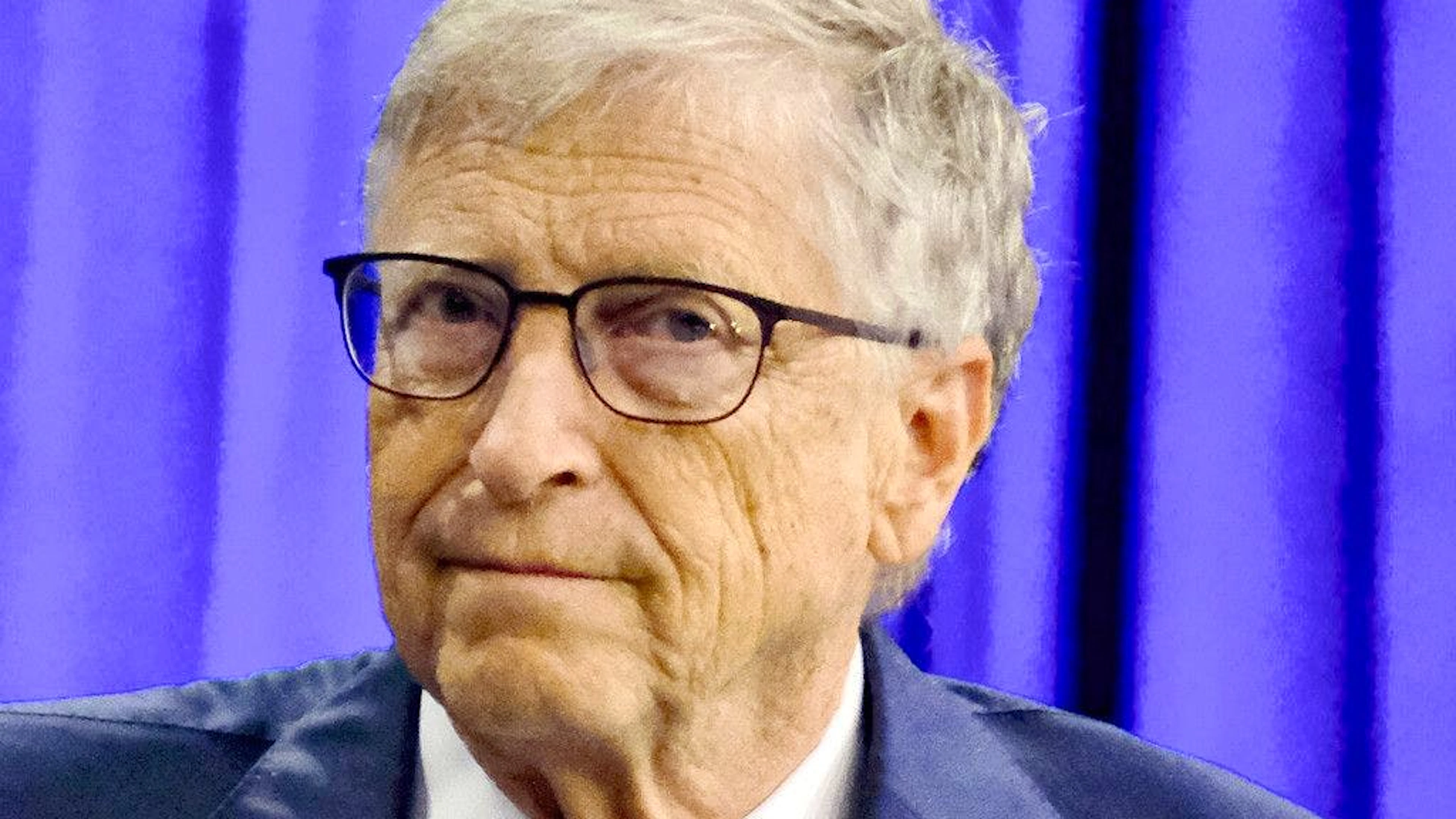 Bill Gates a déclaré qu'il avait été « stupide» de fréquenter Jeffrey Epstein, condamné pour crimes sexuels.