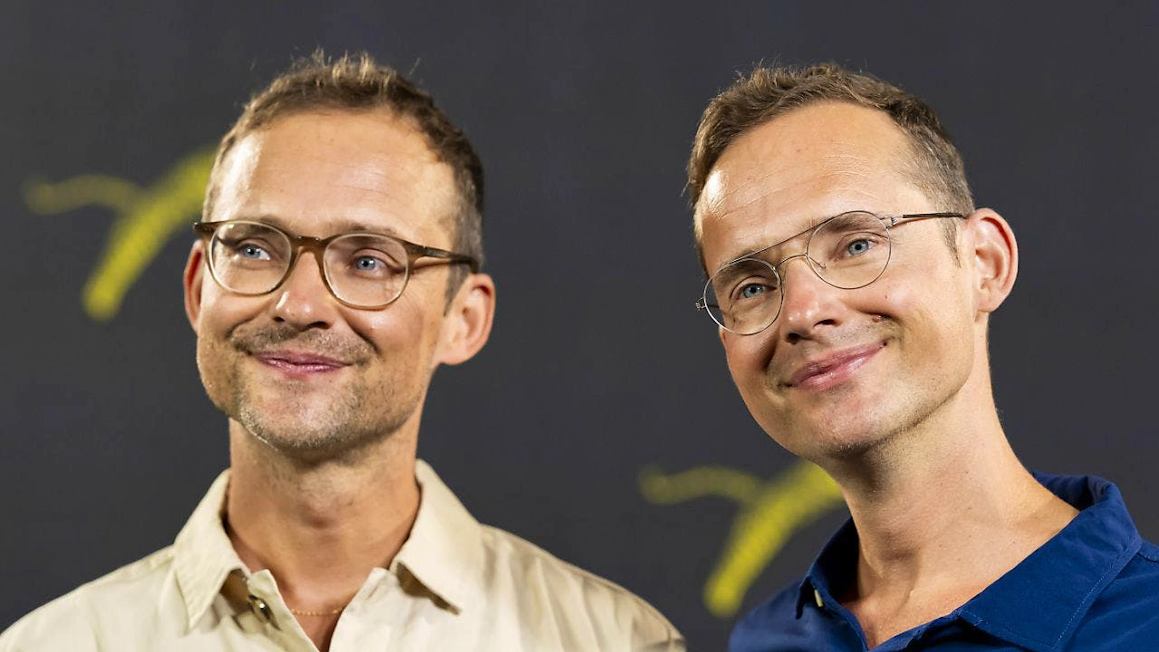 Produzent Silvan Zürcher (links) und sein Bruder Ramon Zürcher, Drehbuchautor und Regisseur, können im März sechsmal auf den Schweizer Filmpreis hoffen. Mit ihrem Film "Der Spatz im Kamin" haben sie ihre "Tier-Trilogie" komplettiert. (Archivbild)