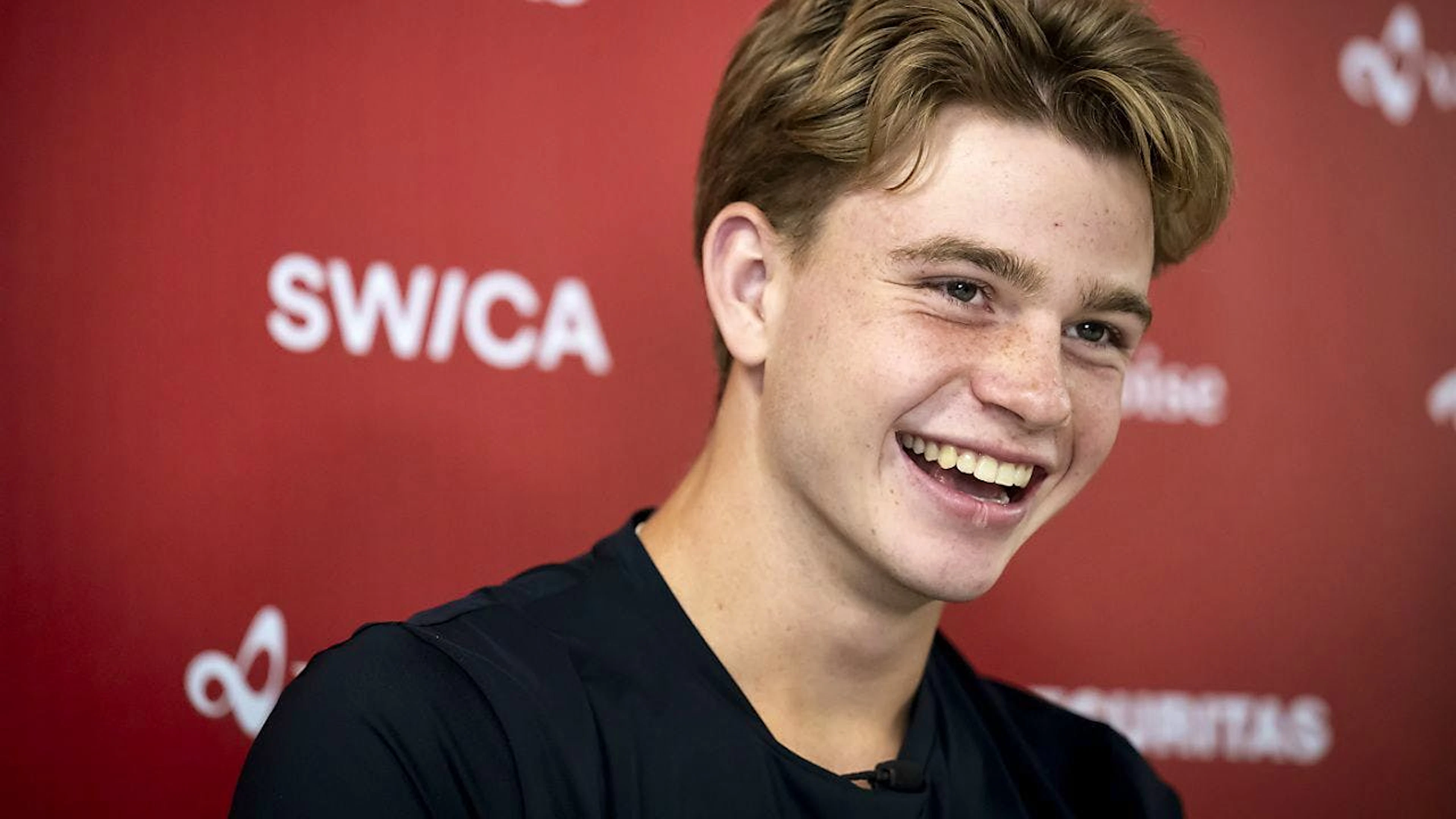 Hat aktuell gut lachen: Henry Bernet geniesst die Aufmerksamkeit nach seinem Juniorentitel am Australian Open