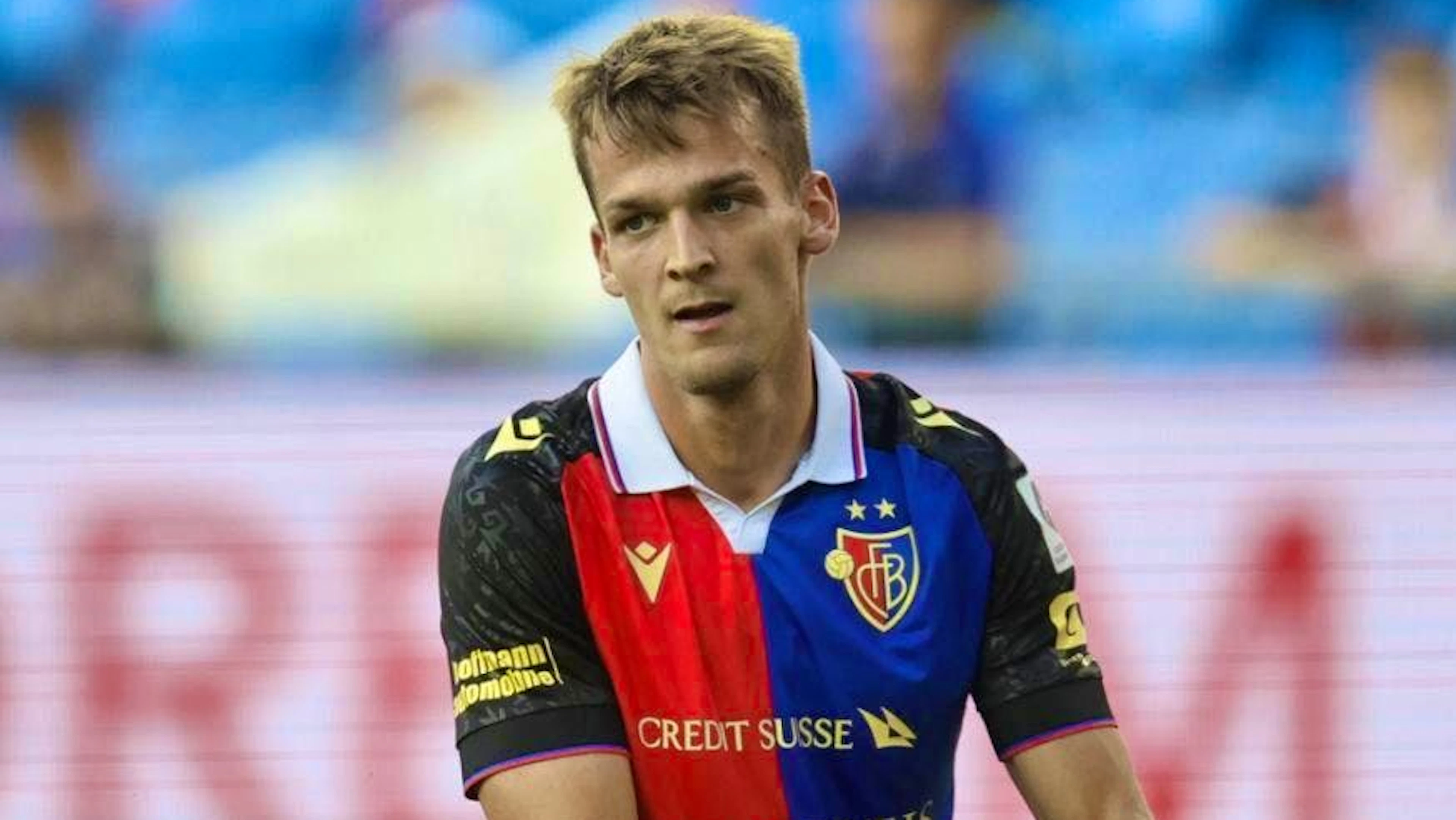 Arnau Comas leaves FC Basel for his homeland.